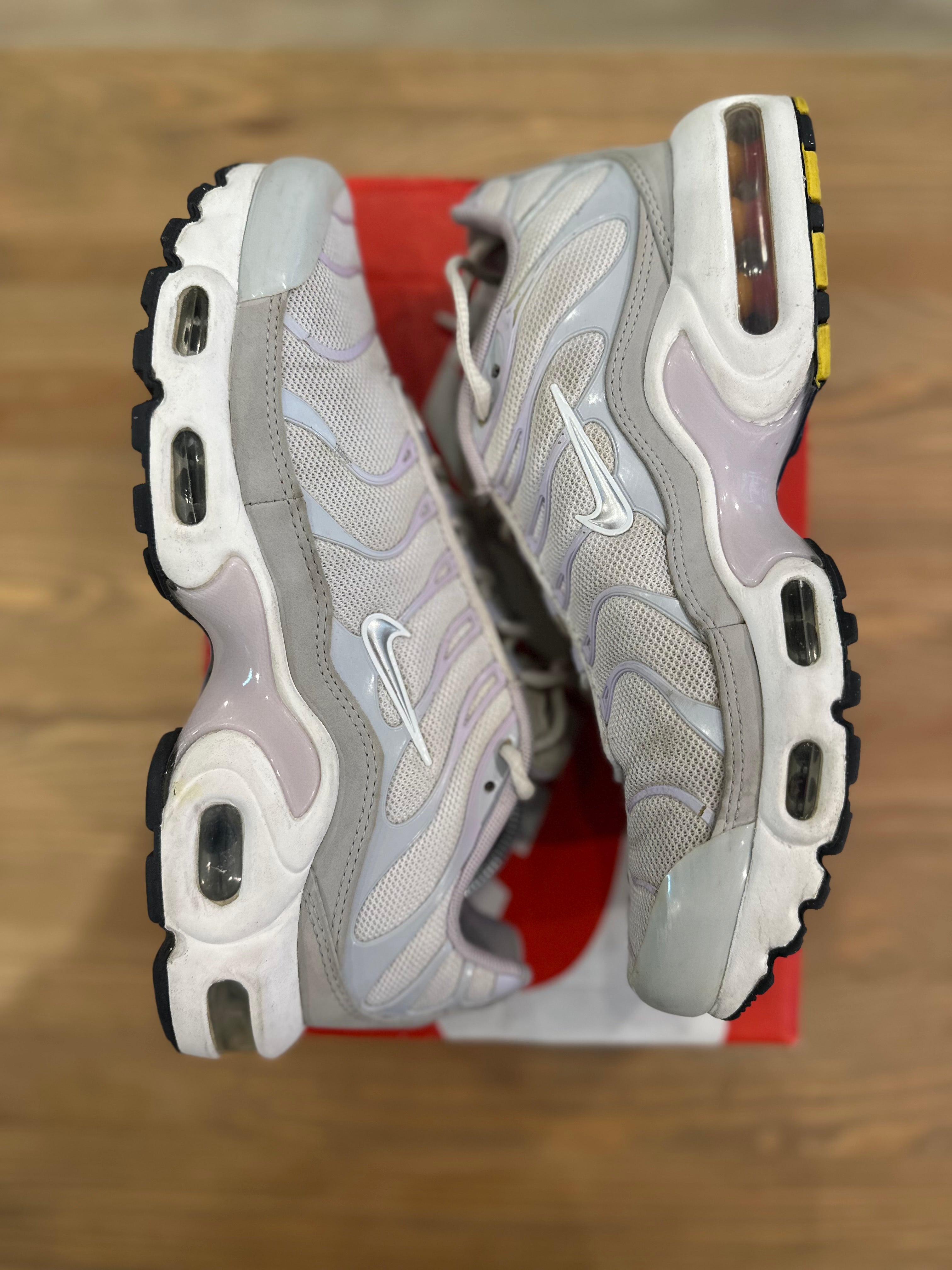 Nike air Max plus platinium violet ( taille 38,5 )