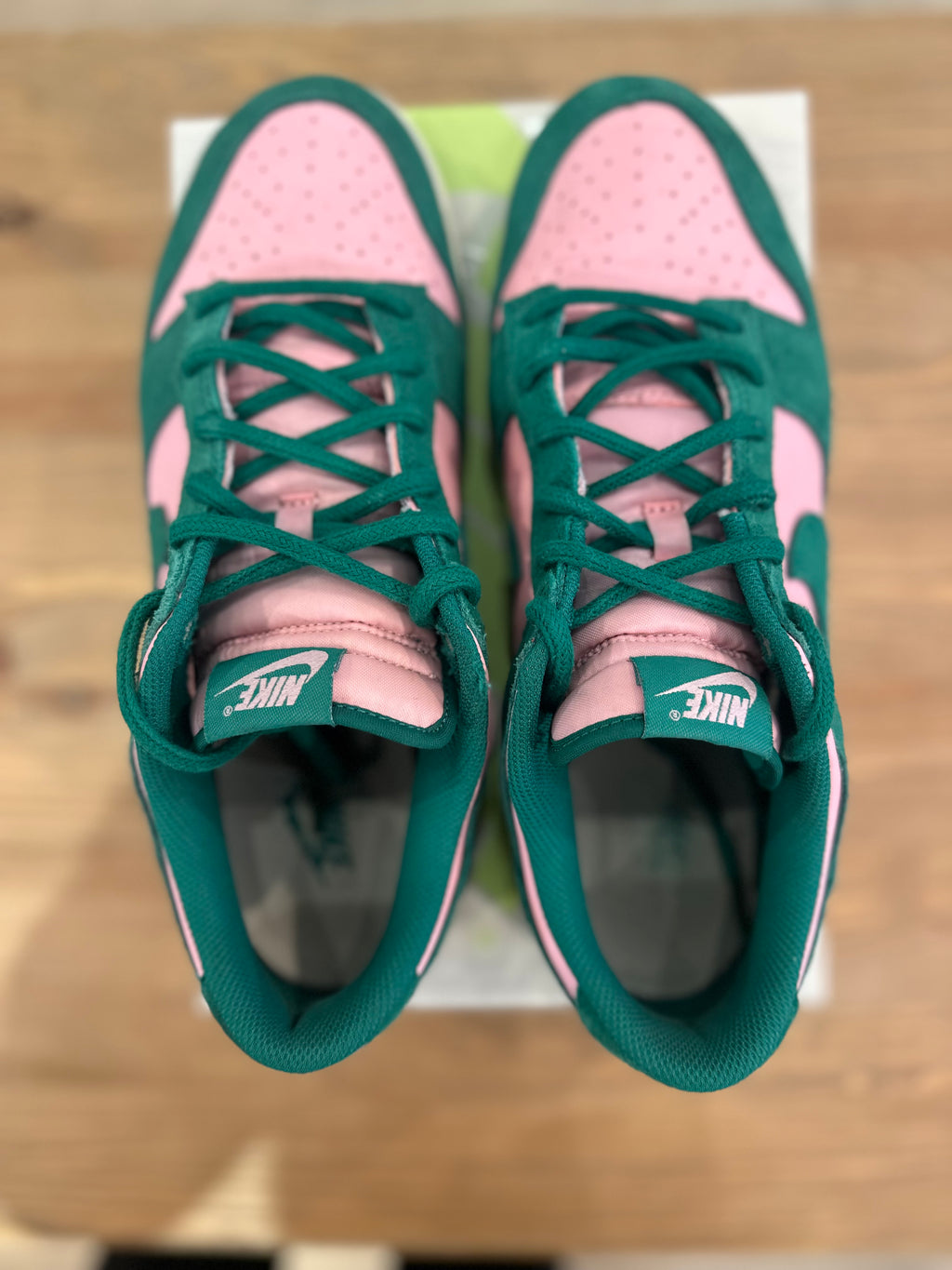 Nike dunk low pink malachite