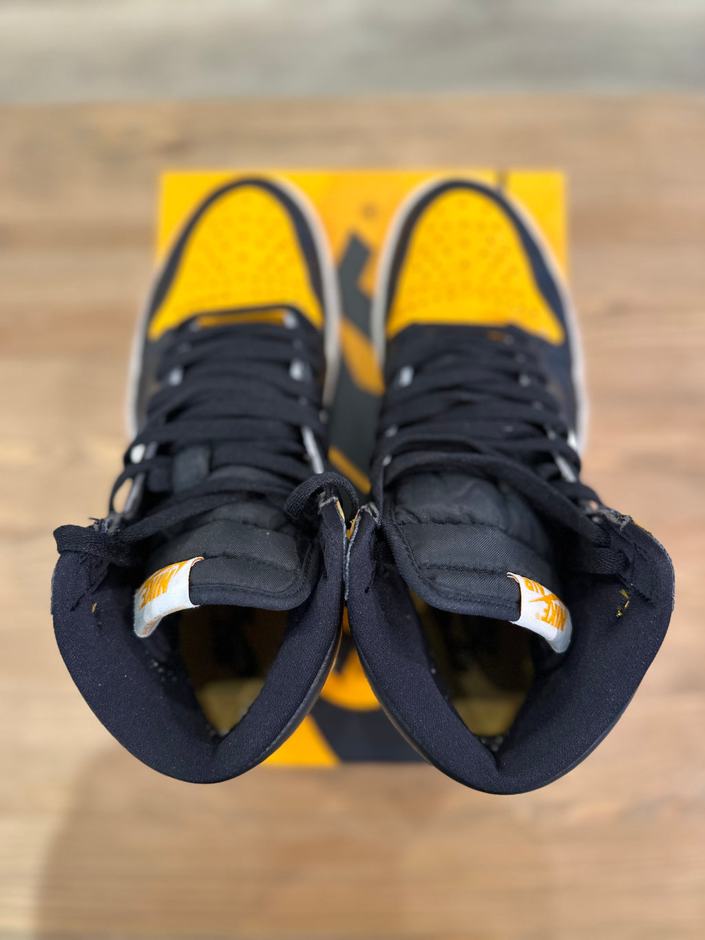 Nike Jordan 1 high taxi ( taille 42,5 )