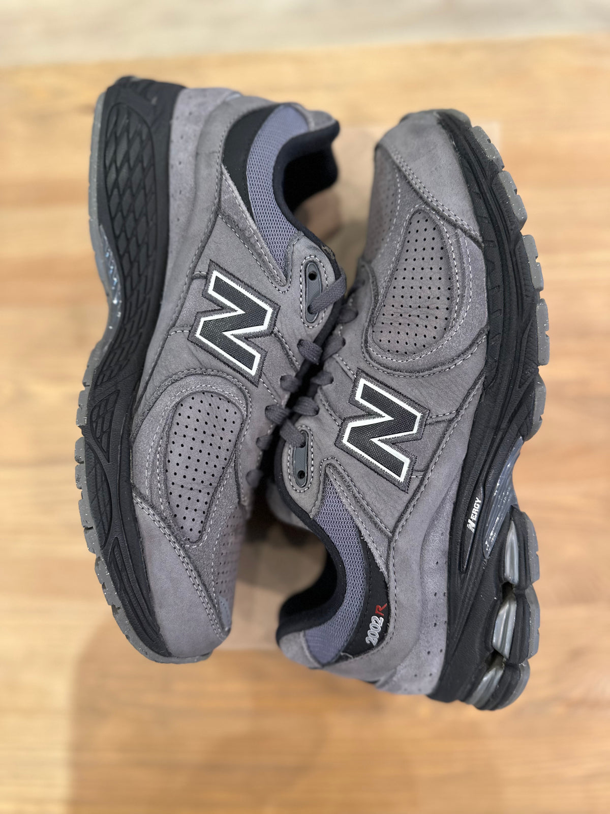 New balance 2002r CASTLEROCK black ( taille 43 )