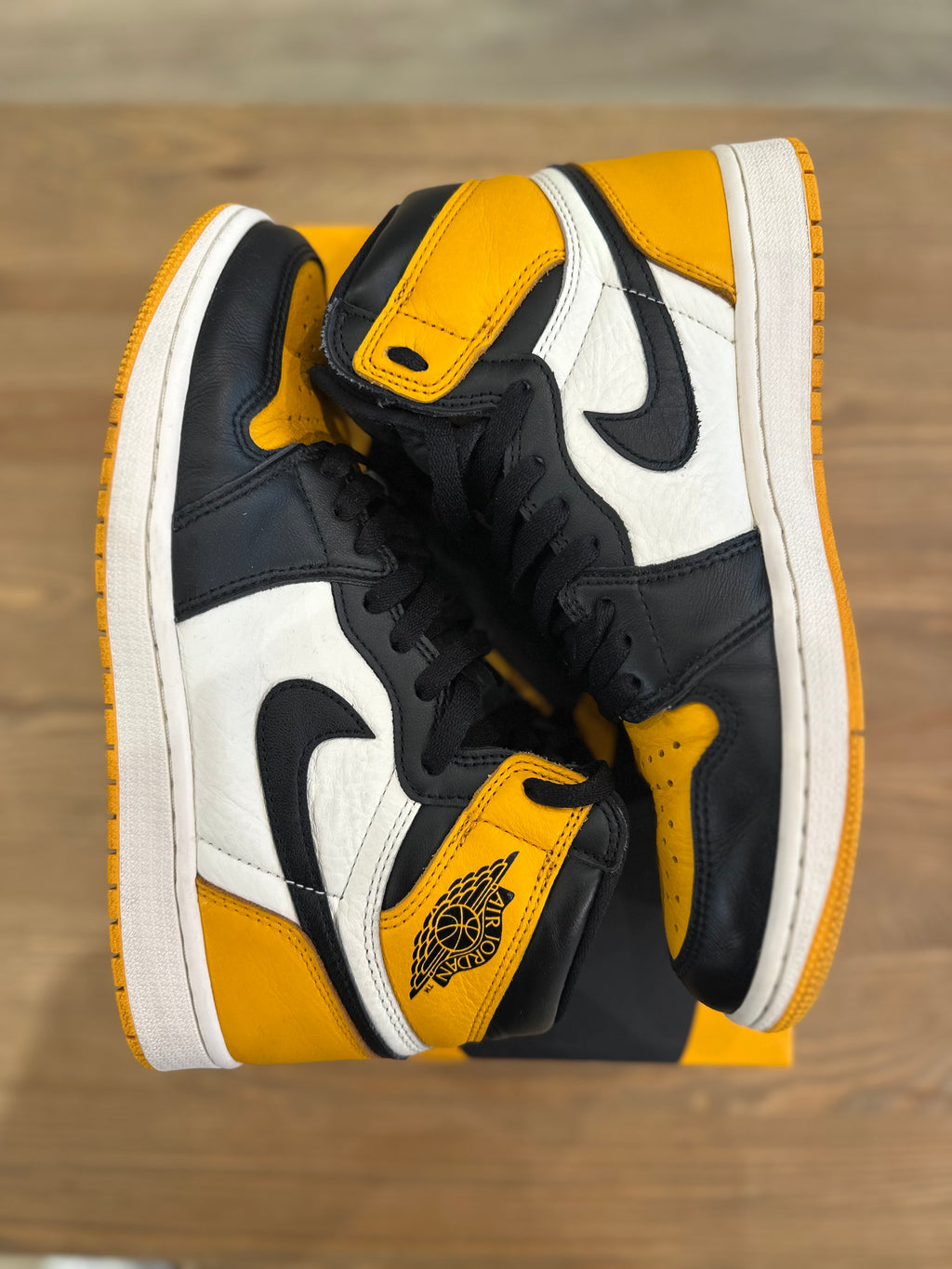 Nike Jordan 1 high taxi ( taille 42,5 )