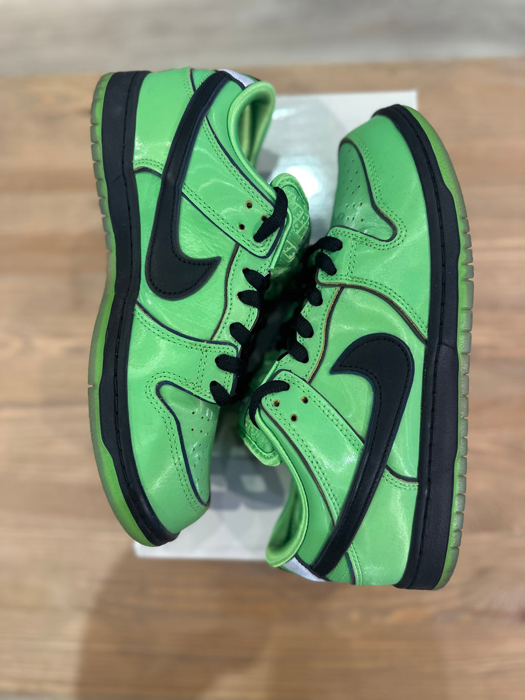Nike sb dunk low powerpuff buttercup ( taille 42 )