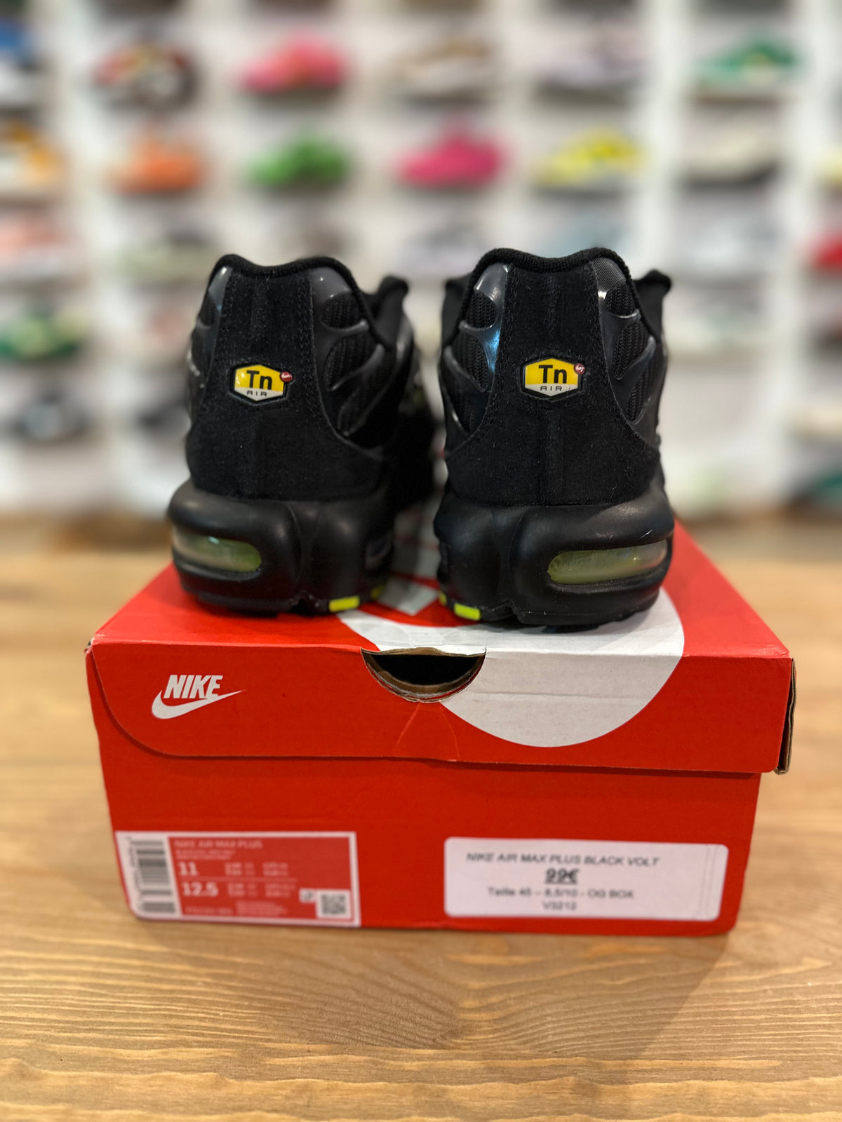 Nike air Max plus black volt ( taille 45 )