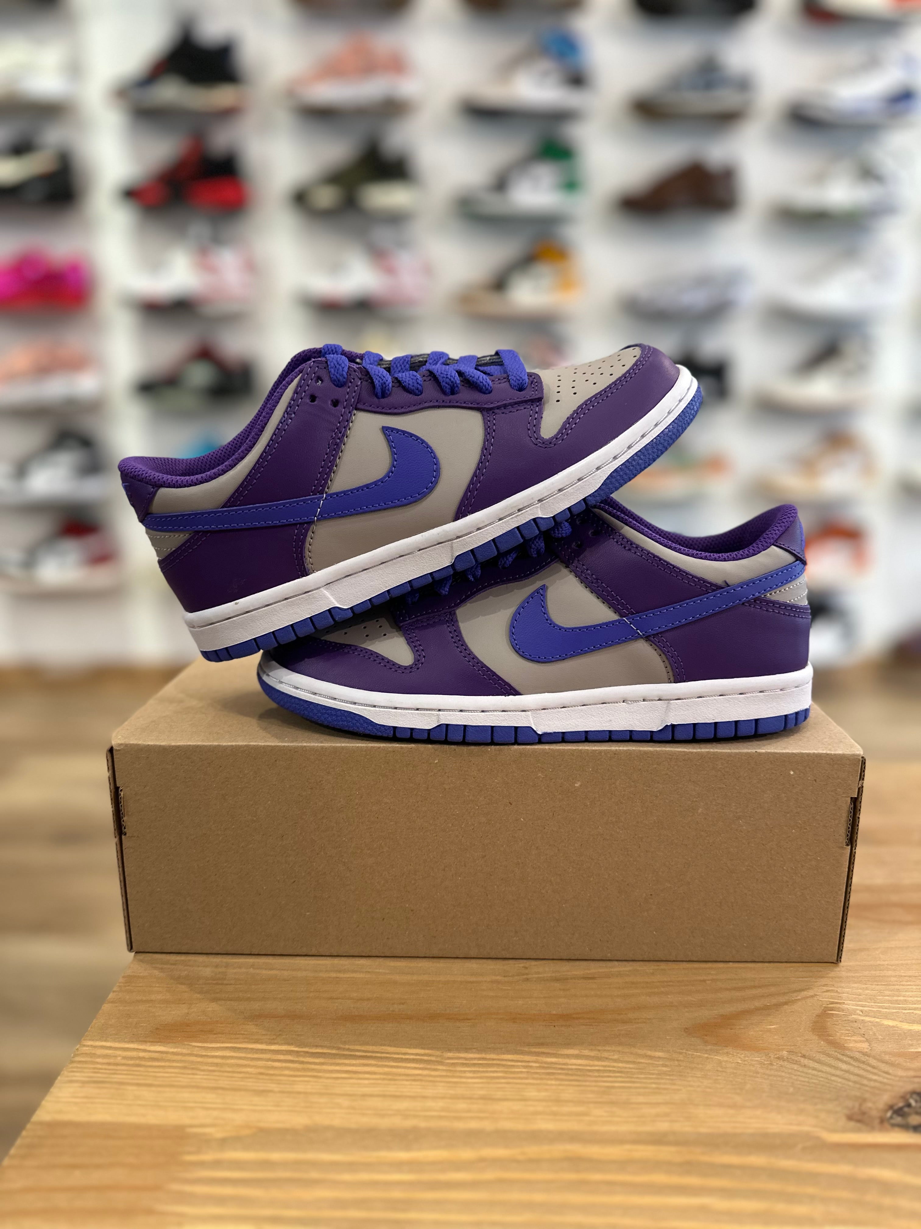 Nike dunk low Wild grape ( taille 36,5 )