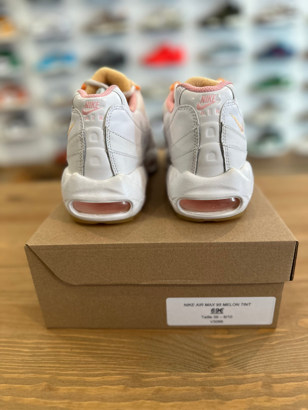 Nike air Max 95 melon tint ( taille 39 )