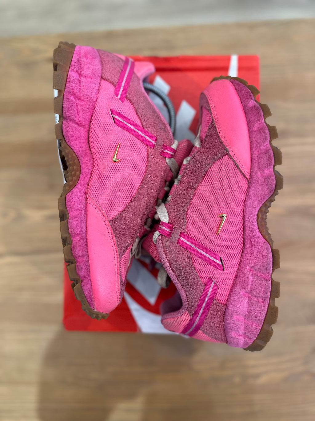 Nike air humara jacquemus pink ( taille 36,5 )