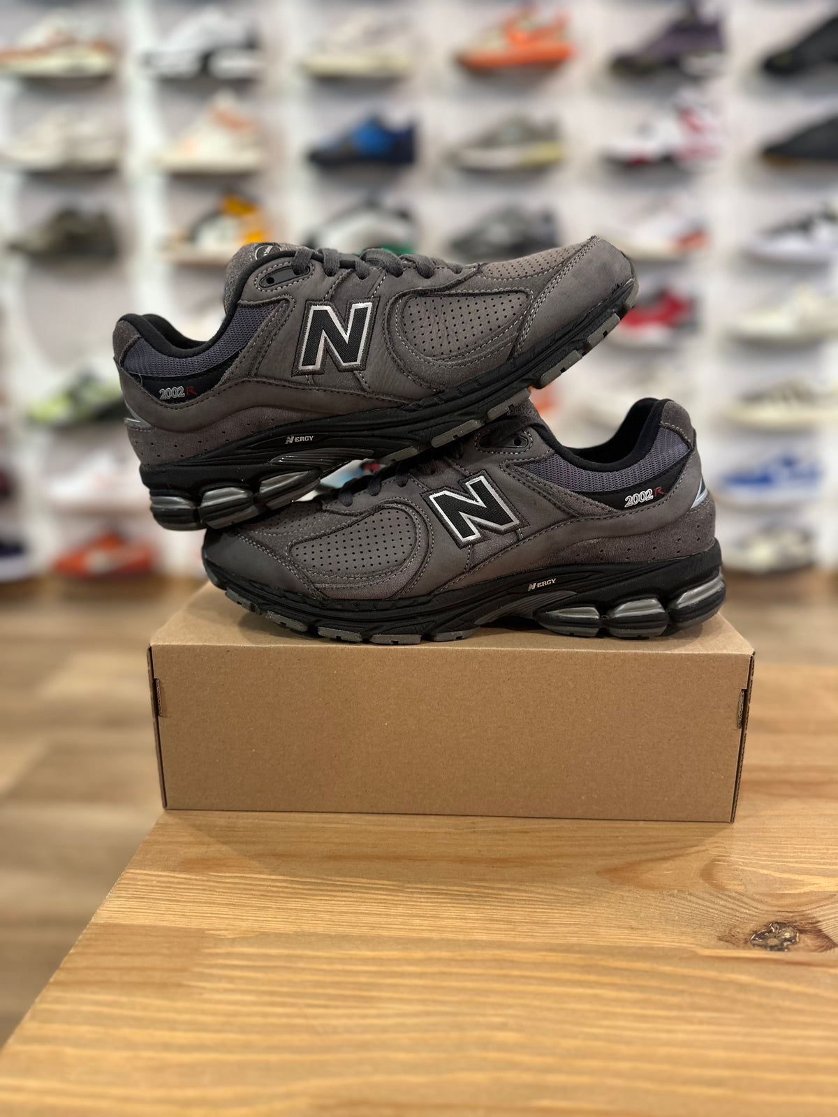 New balance 2002r CASTLEROCK black ( taille 43 )