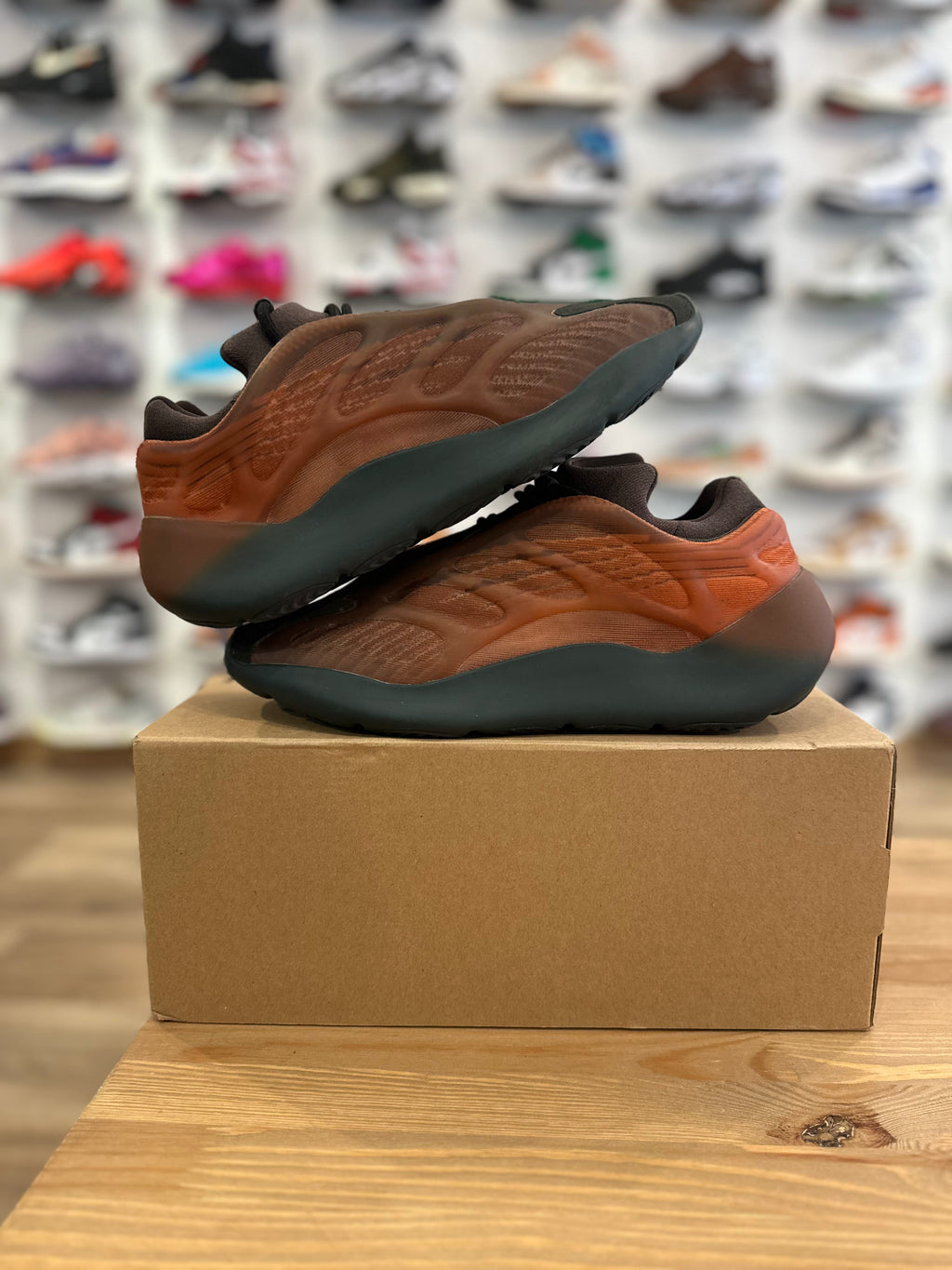 Adidas Yeezy 700 v3 Copper fade ( taille 44 2/3 )