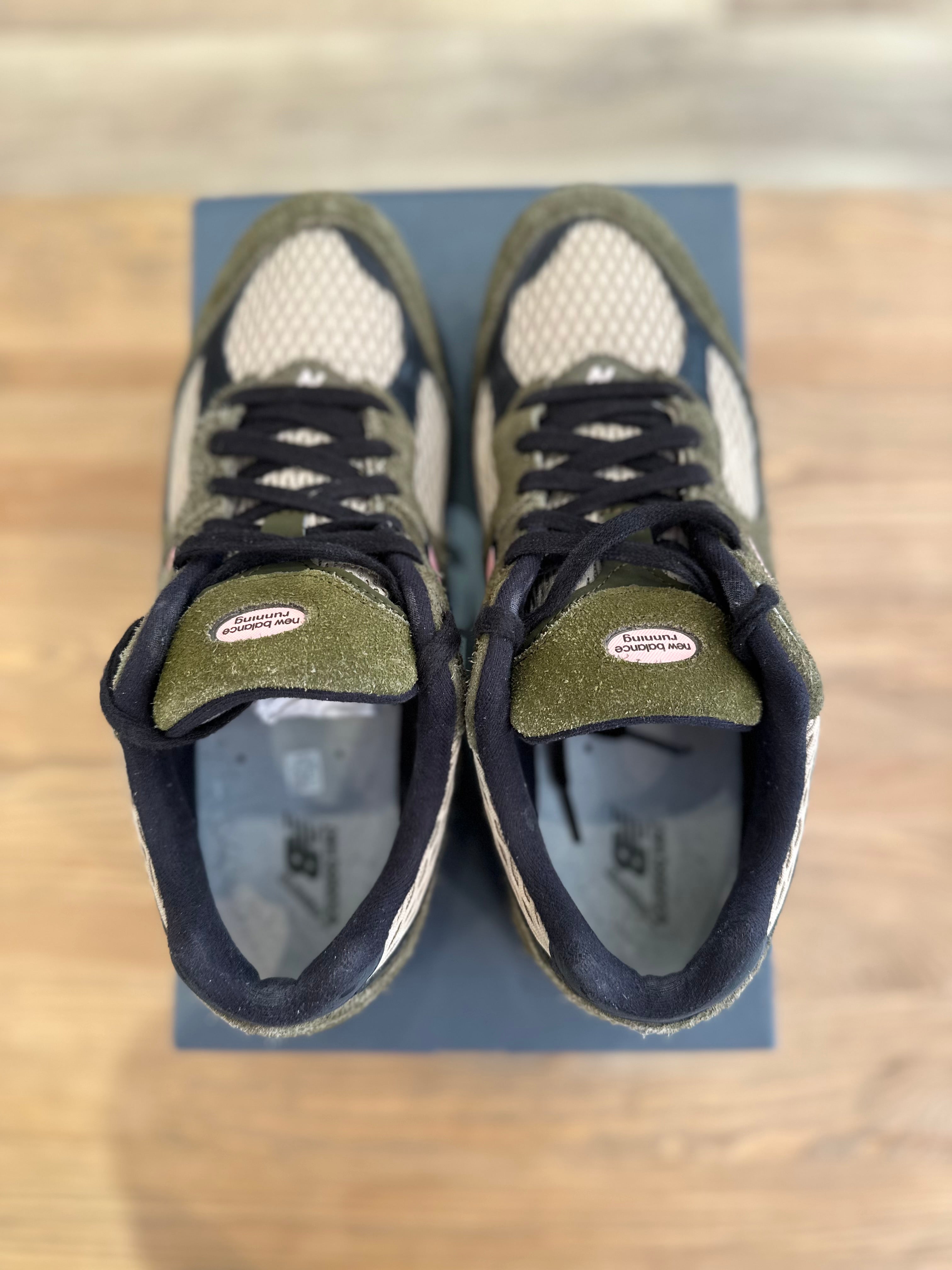 New balance 2002R kaki pink ( taille 43 )