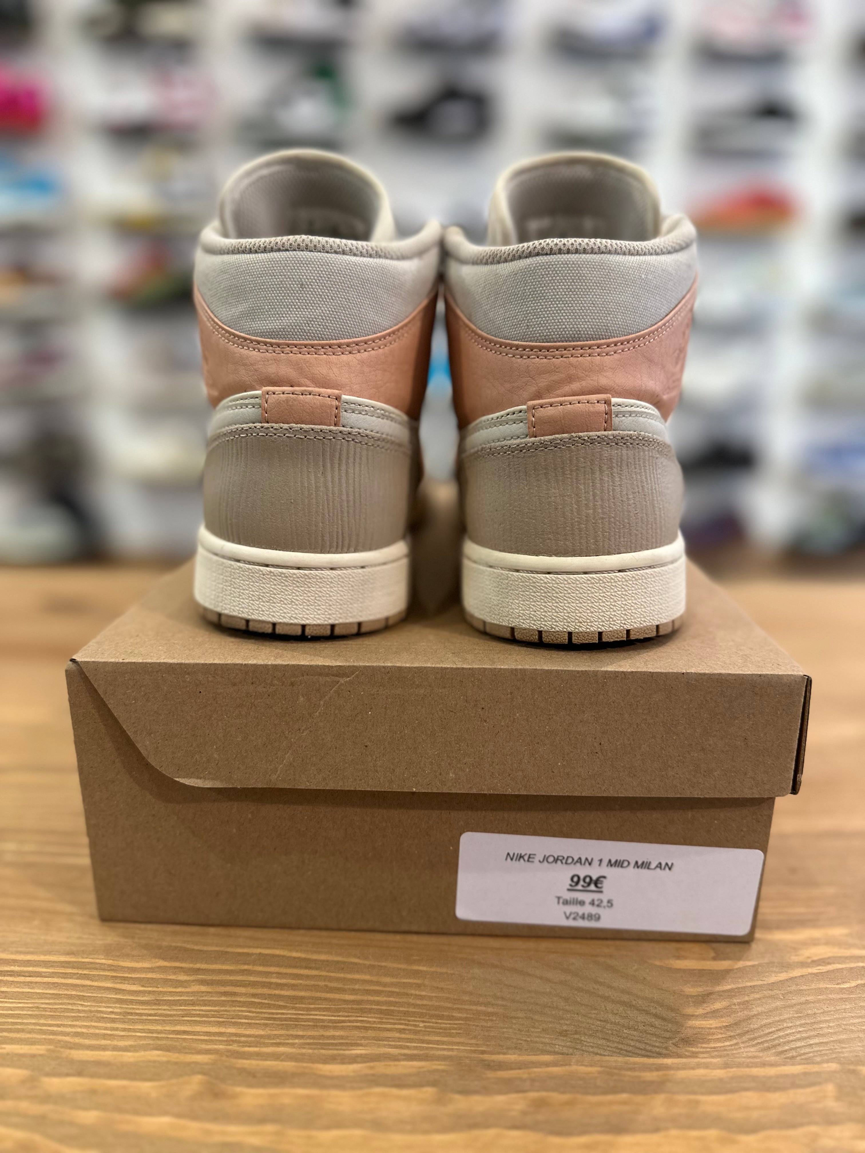 Nike Jordan 1 mid milan ( taille 42,5 )