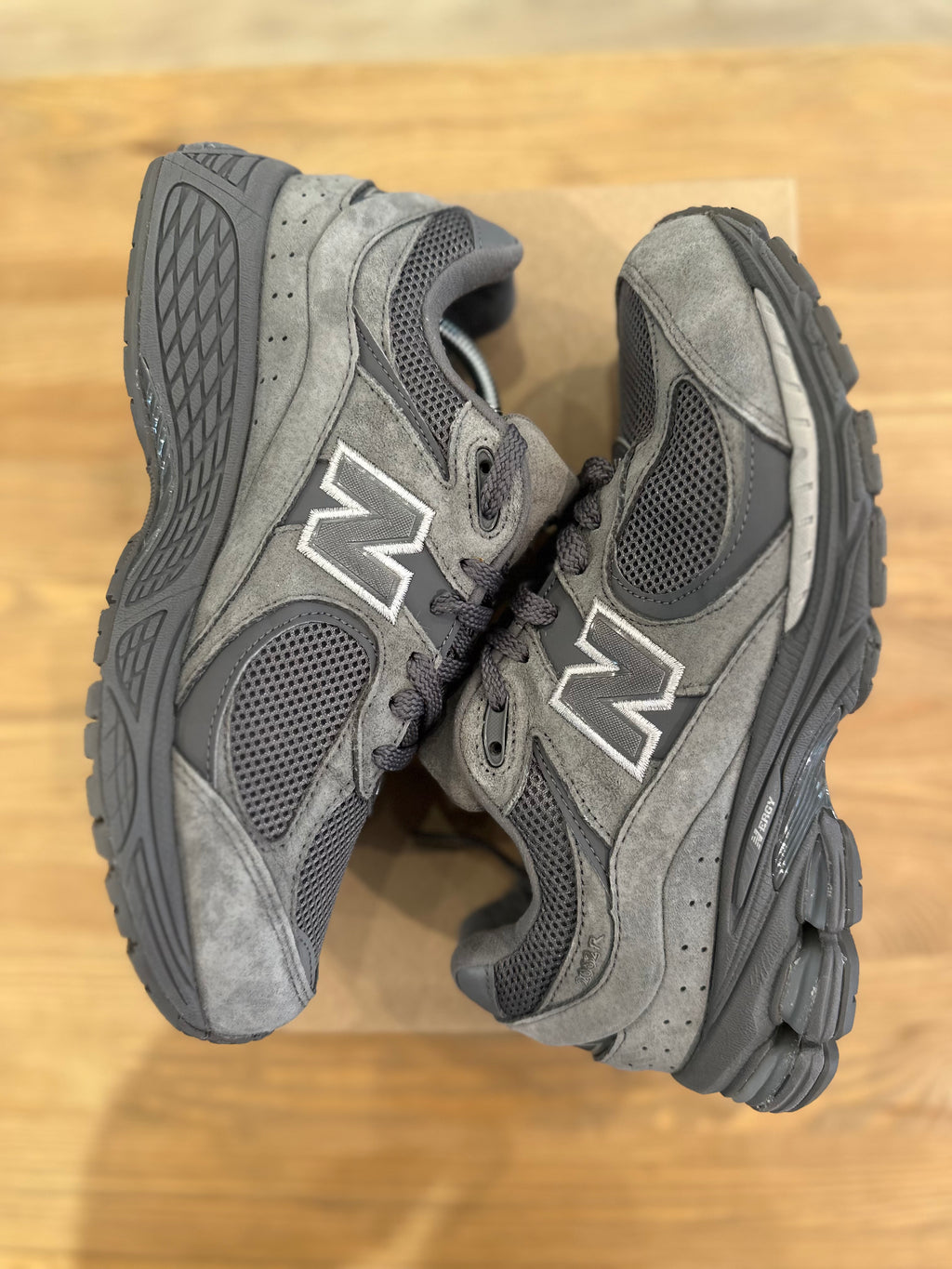 New balance 2002r castlerock ( taille 40,5 )