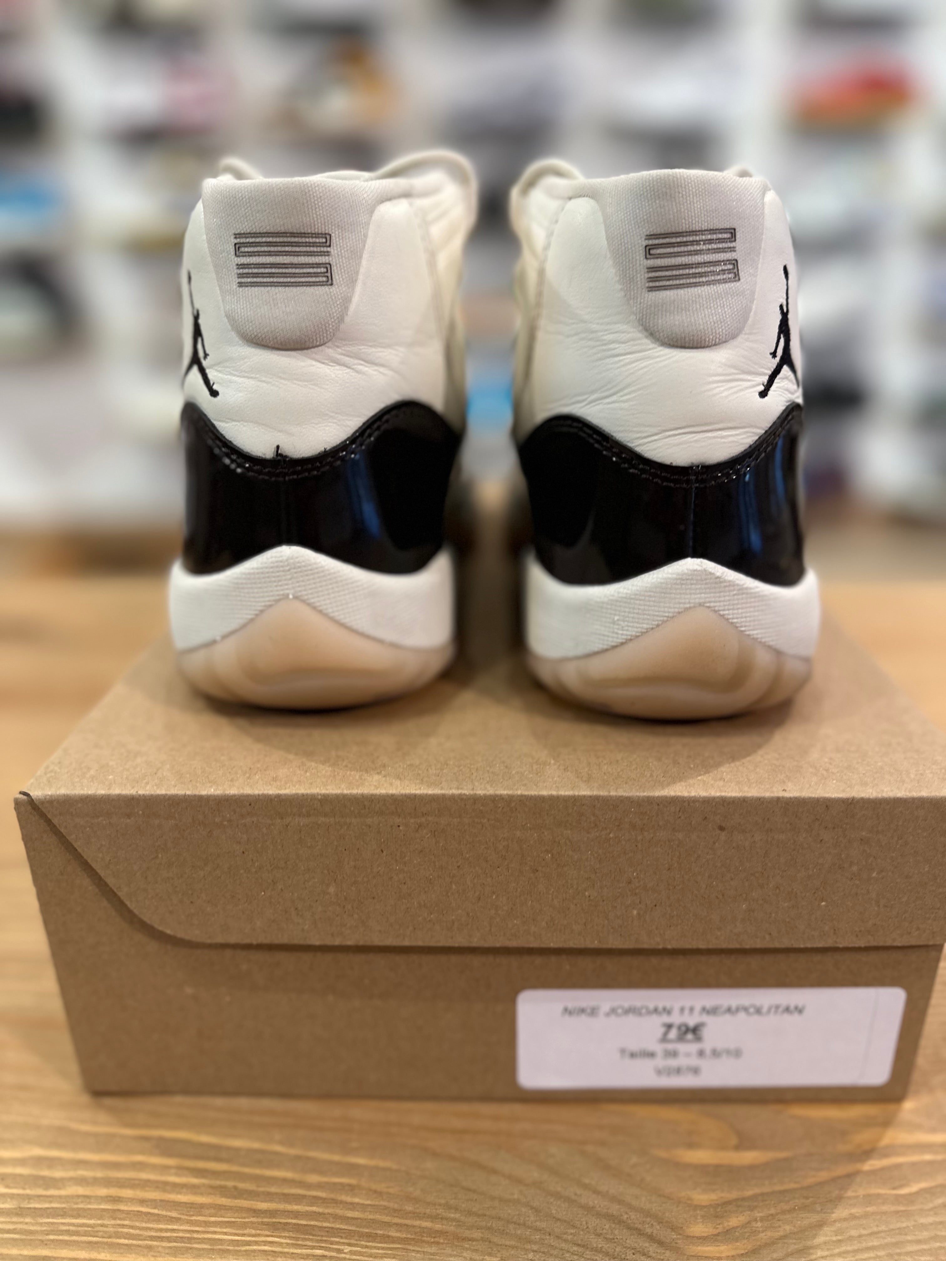 Nike Jordan 11 neapolitan ( taille 39 )