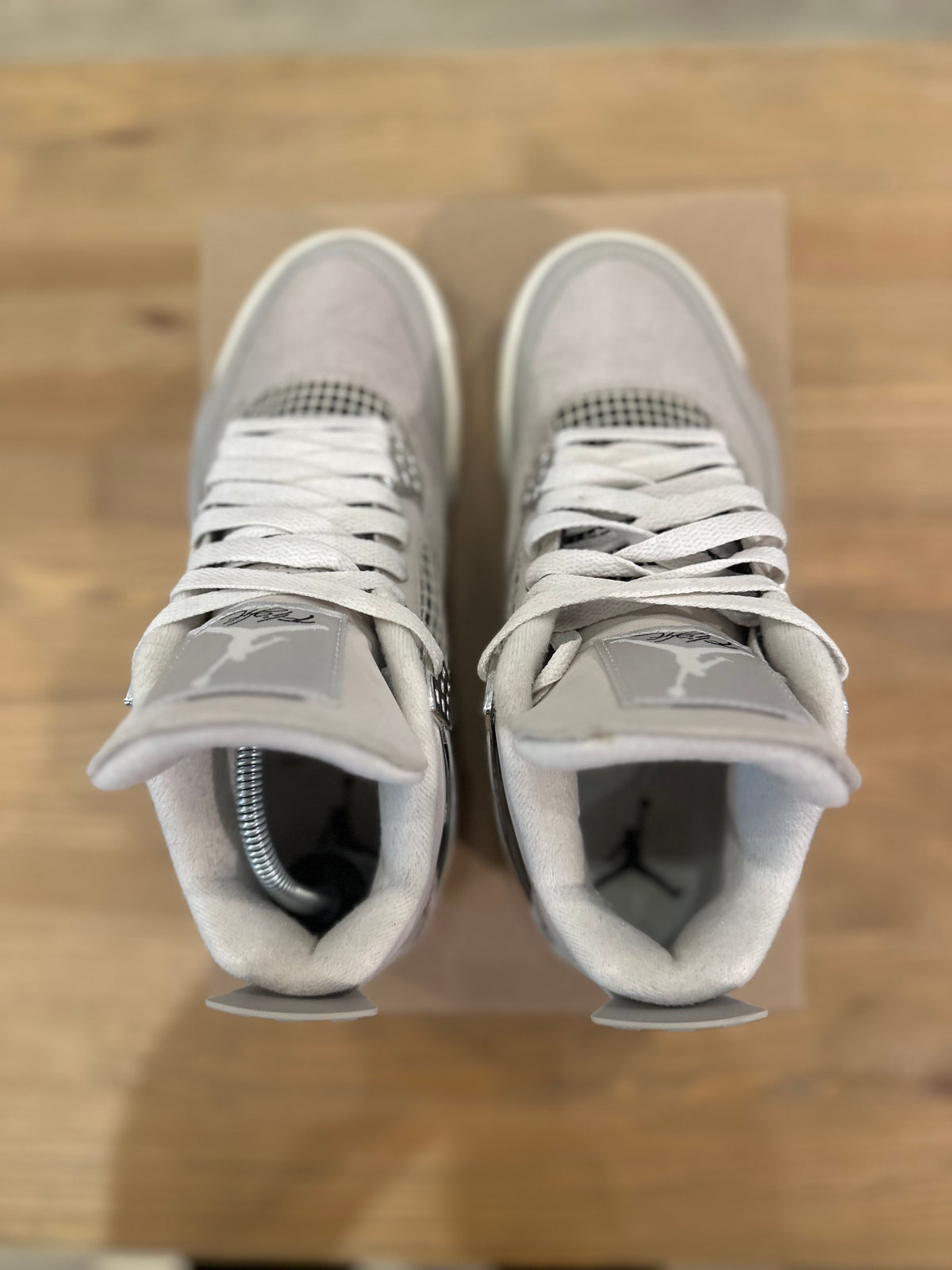 Nike Jordan 4 rétro Frozen moments ( taille 38 )
