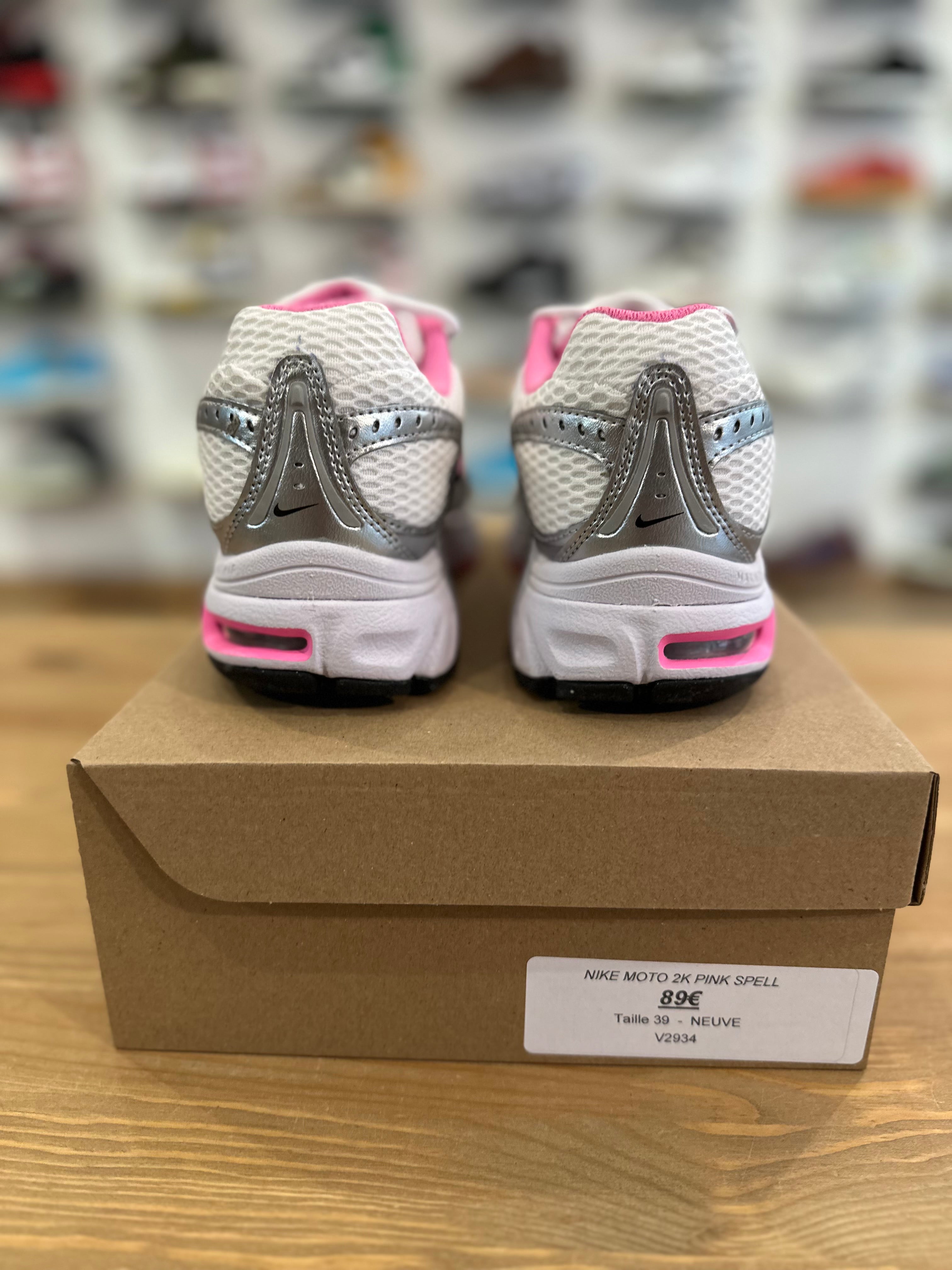 Nike moto 2k pink spell ( taille 39 )