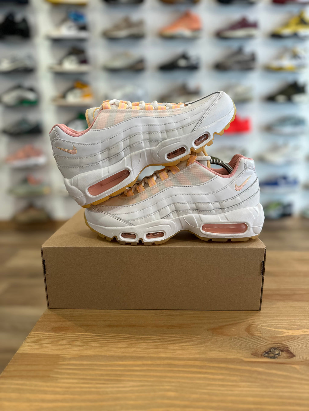 Nike air Max 95 melon tint ( taille 39 )