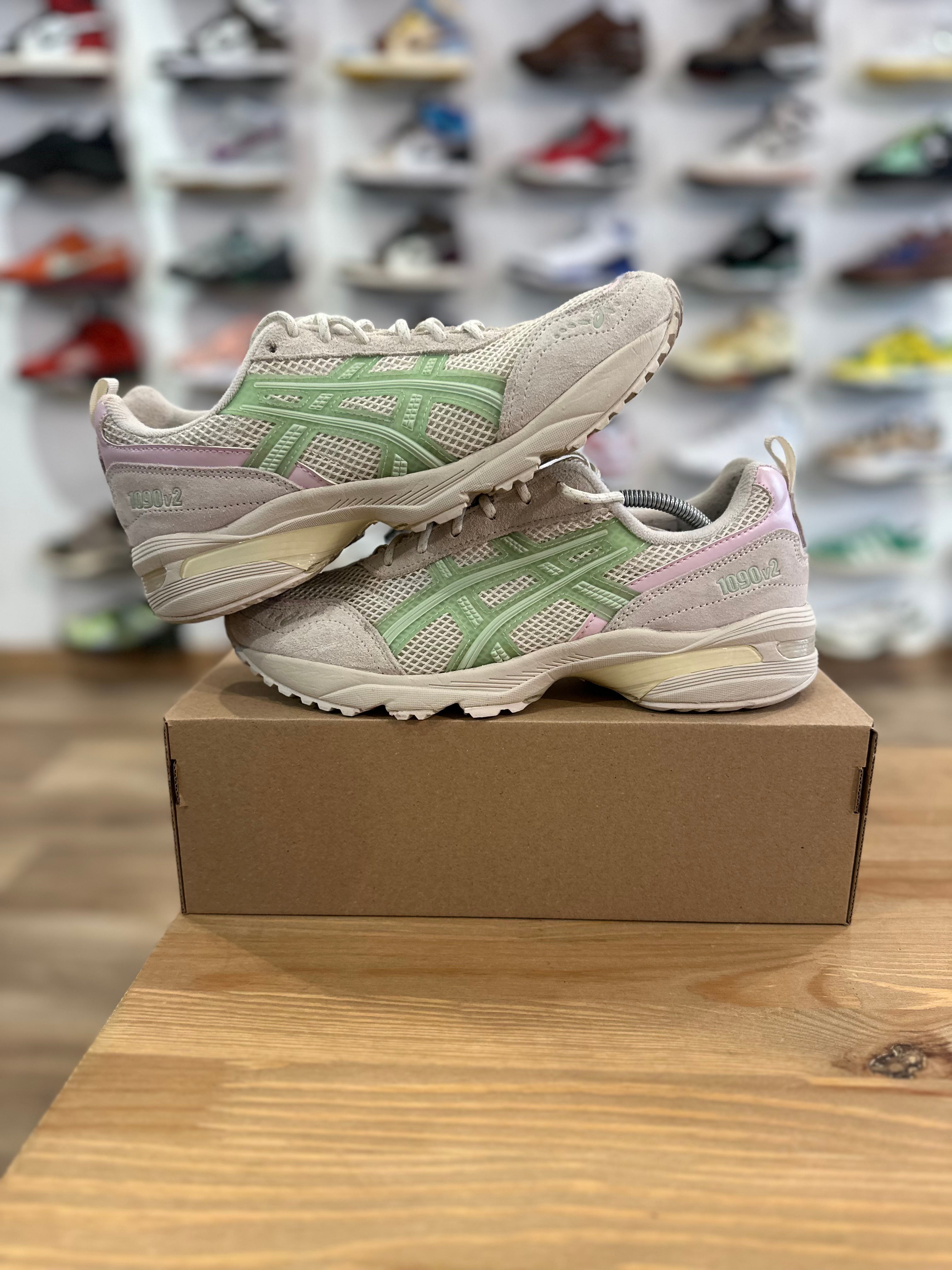 Asics gel 1090 v2 pink Green ( taille 40,5 )