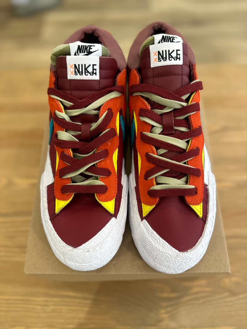 Nike blazer low sacai kaws team red ( taille 42,5 )