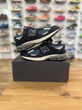 New balance 2002r protection pack dark navy ( taille 42,5 )
