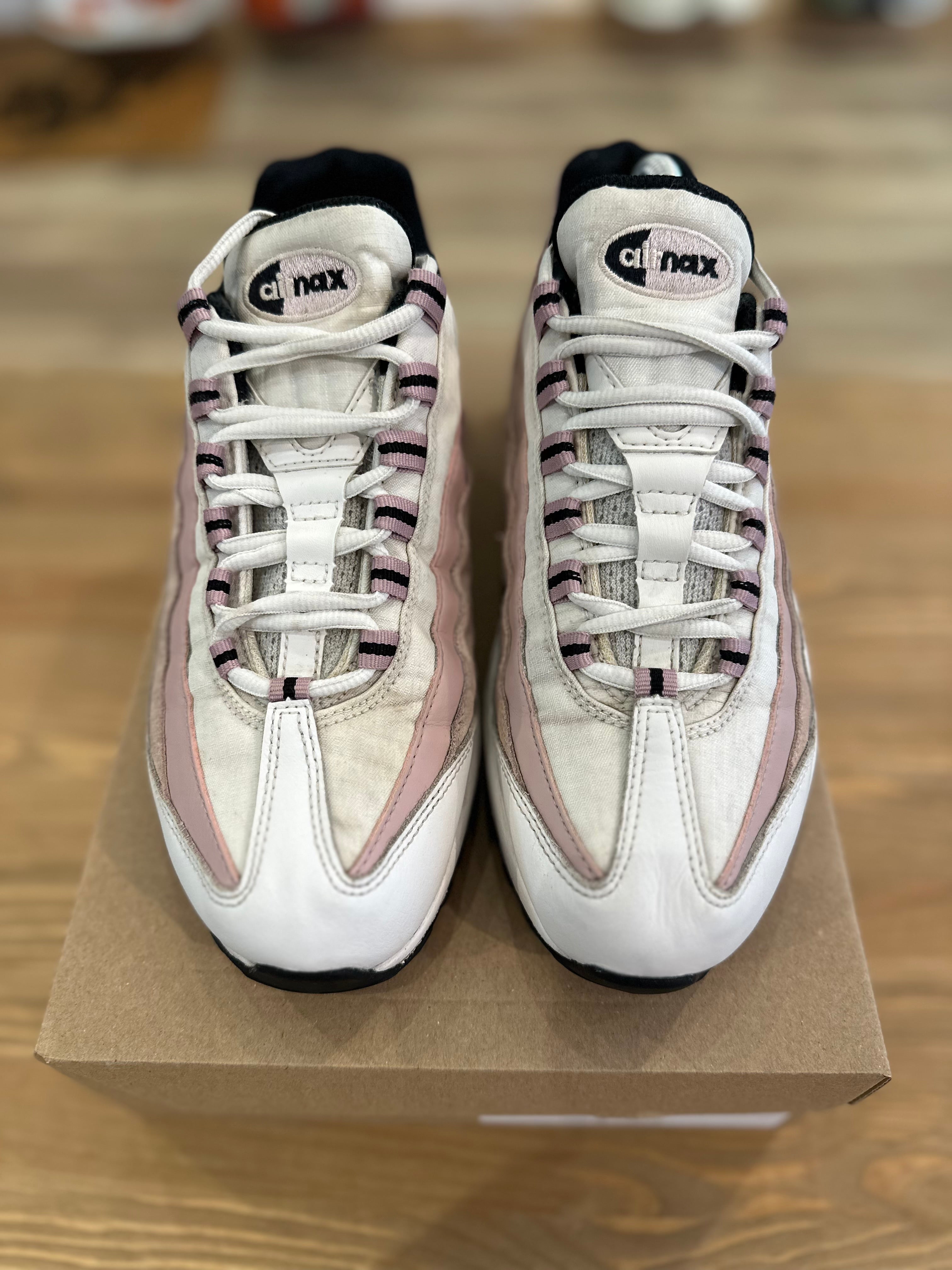 Nike air Max 95 champagne ( taille 39 )