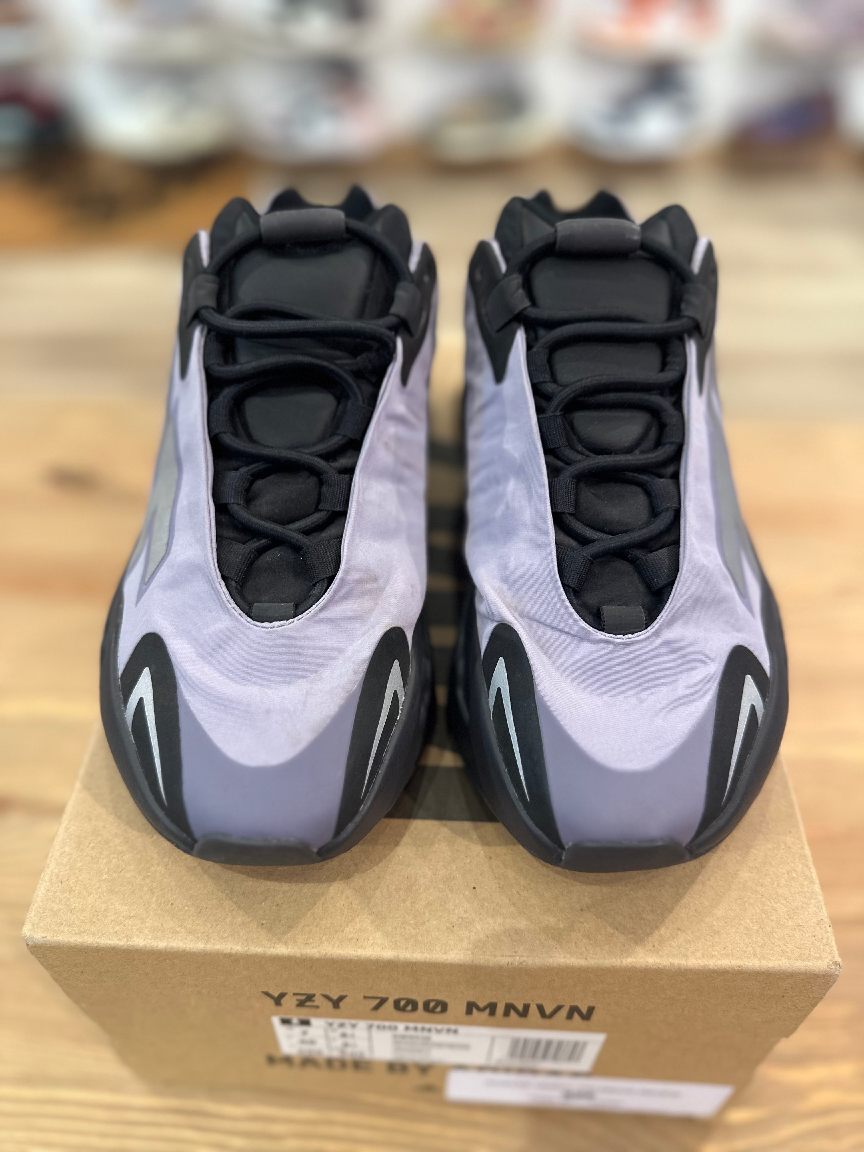 Adidas Yeezy 700 mnvn géode ( taille 40 )