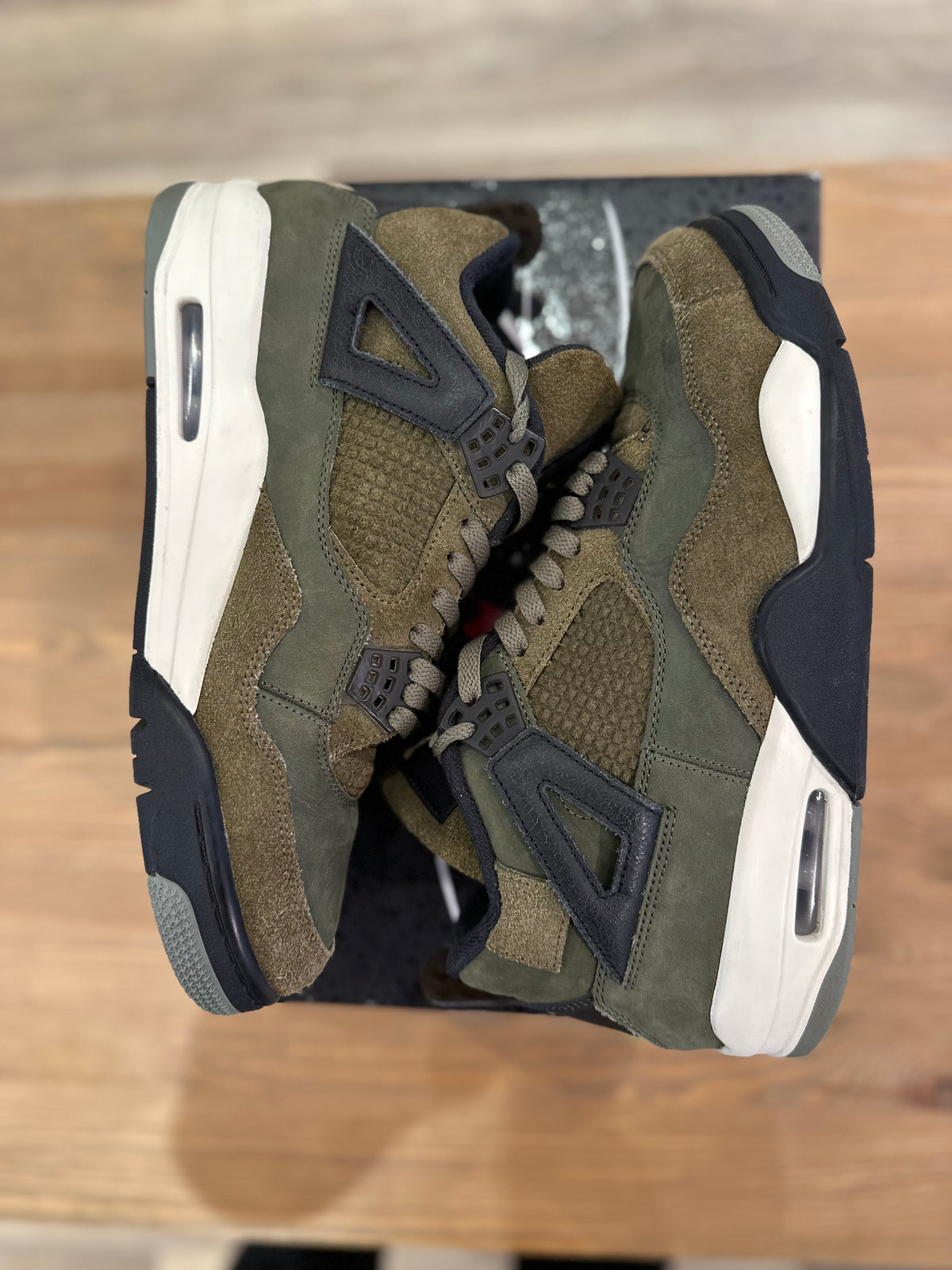 Nike Jordan 4 Rétro craft olive ( taille 44,5 )