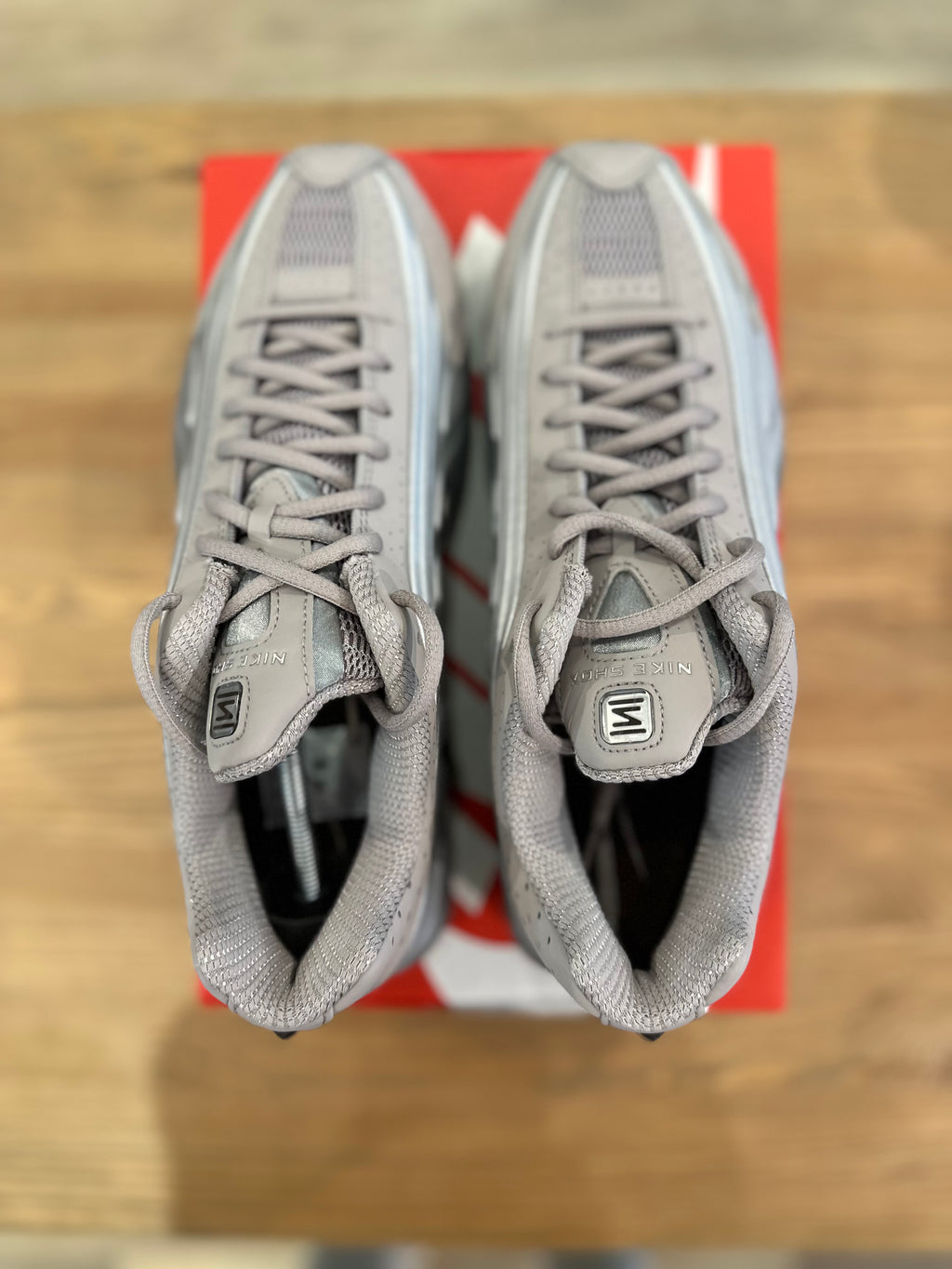 Nike shox r4 cave stone ( taille 44 )