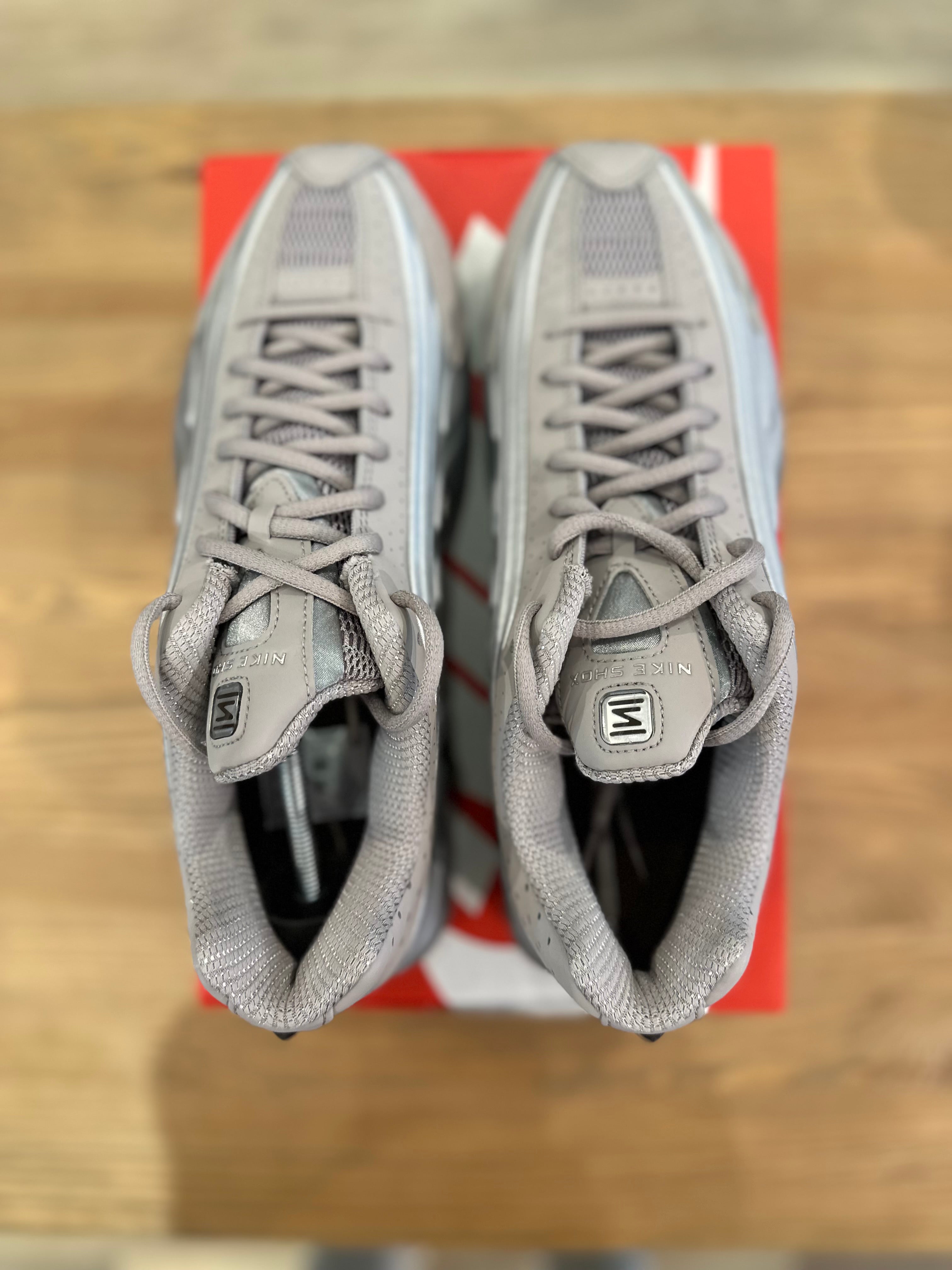 Nike shox r4 cave stone ( taille 44 )