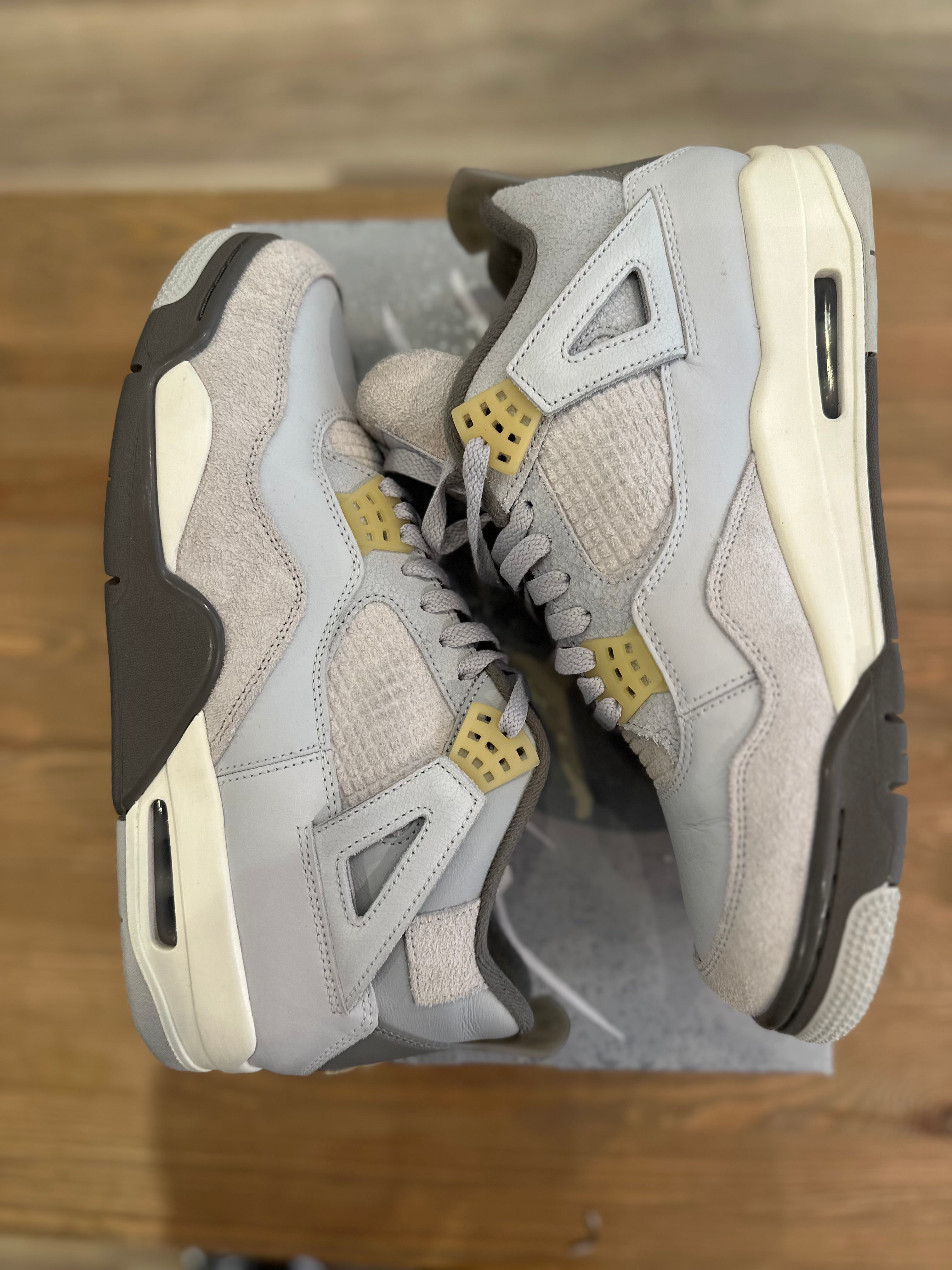 Nike Jordan 4 rétro photon dust ( taille 45 )