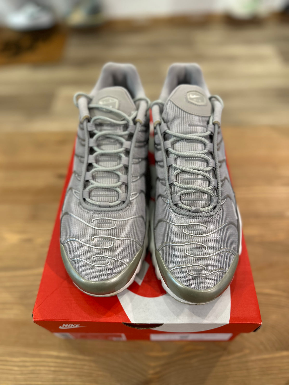 Nike air Max plus metallic Silver ( taille 43 )