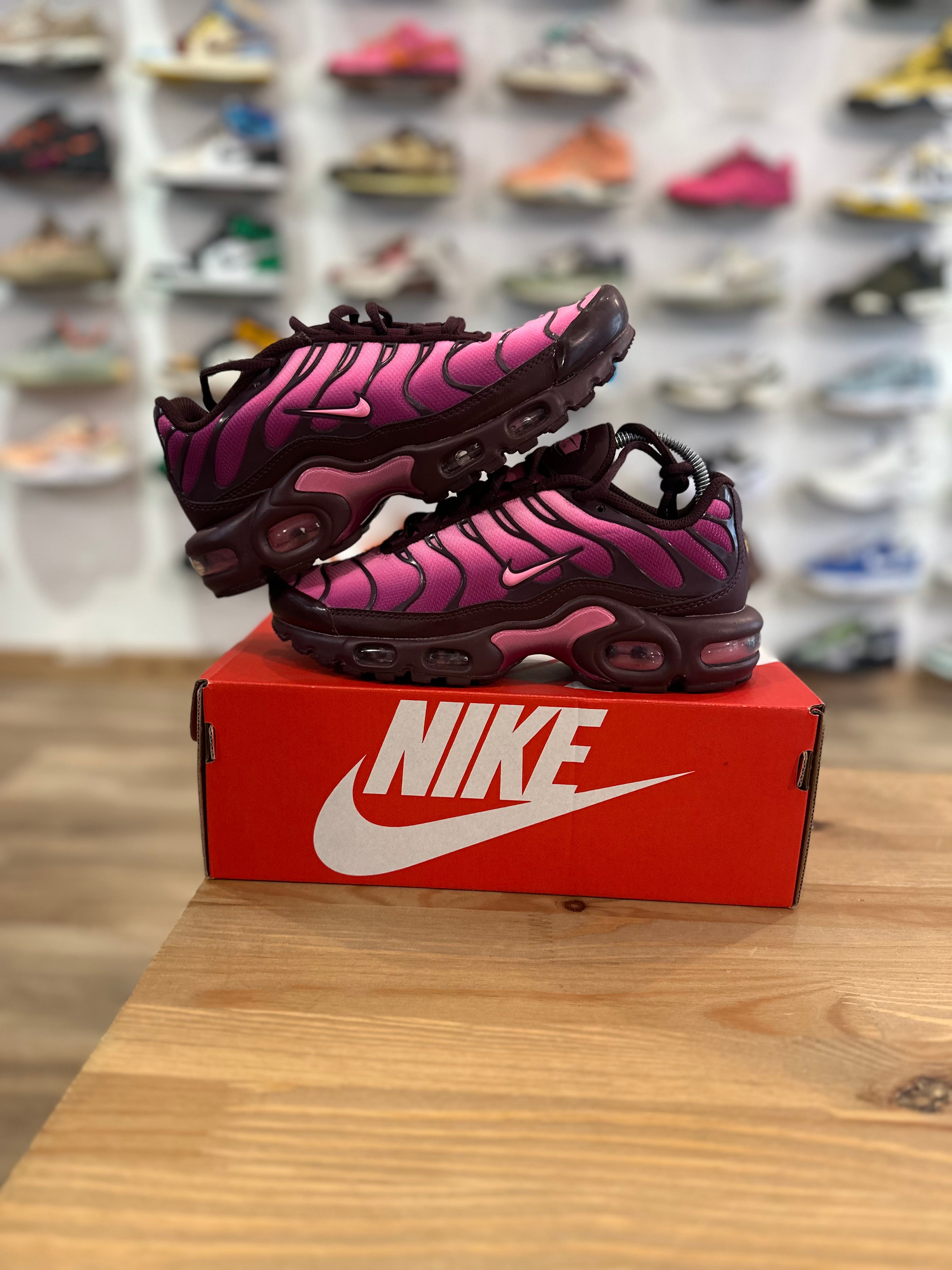Nike air Max plus cactus Flower ( taille 36,5 )