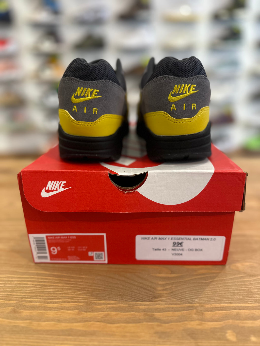 Nike air Max 1 essential Batman 2.0 ( taille 43 )