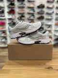 Saucony ride millenium White Green ( taille 42 )