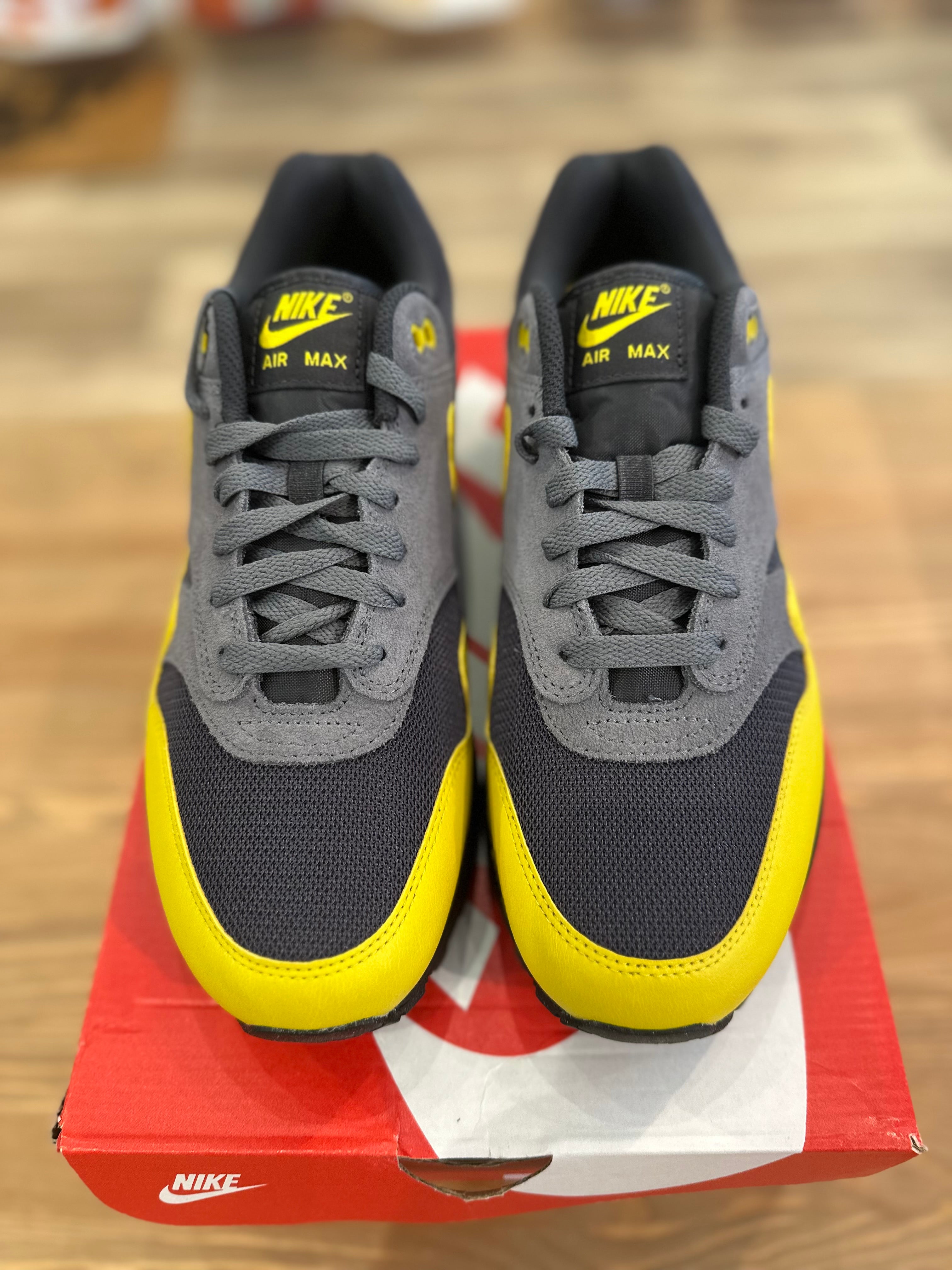 Nike air Max 1 essential Batman 2.0 ( taille 43 )