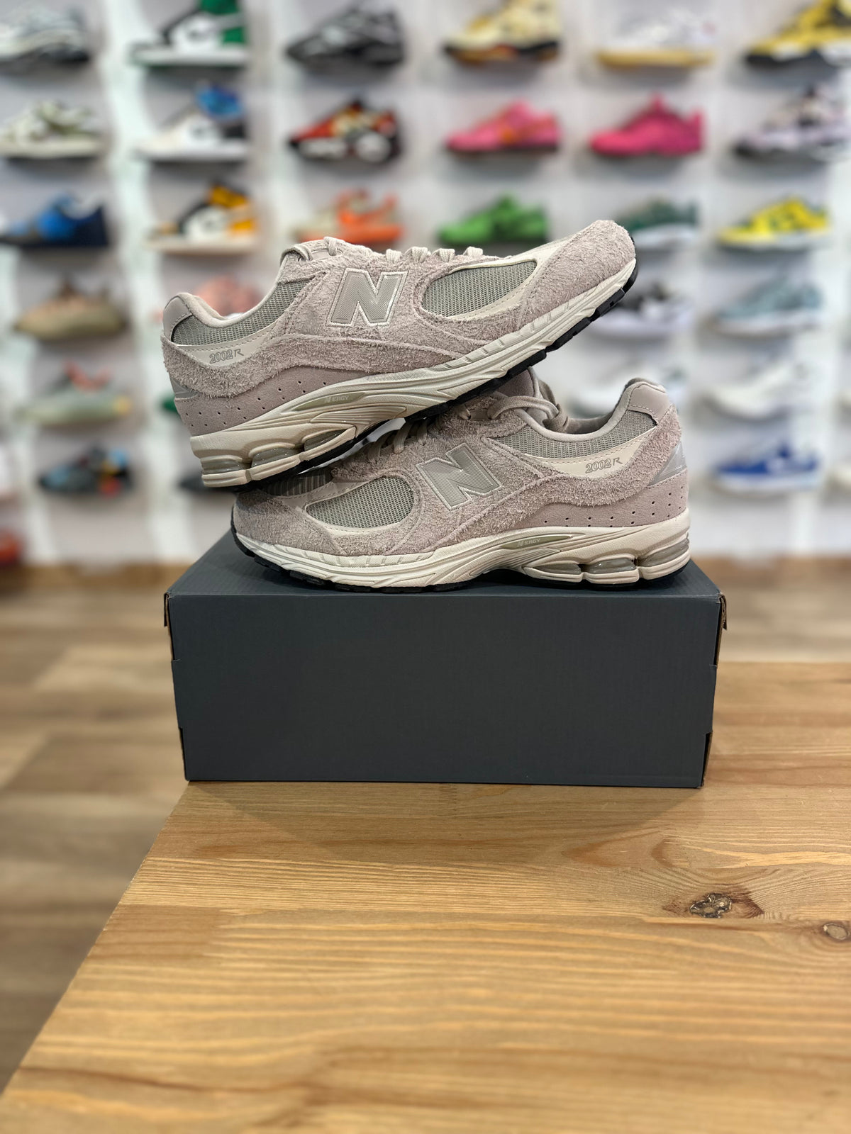 New balance 2002r khaki grey ( taille 43 )