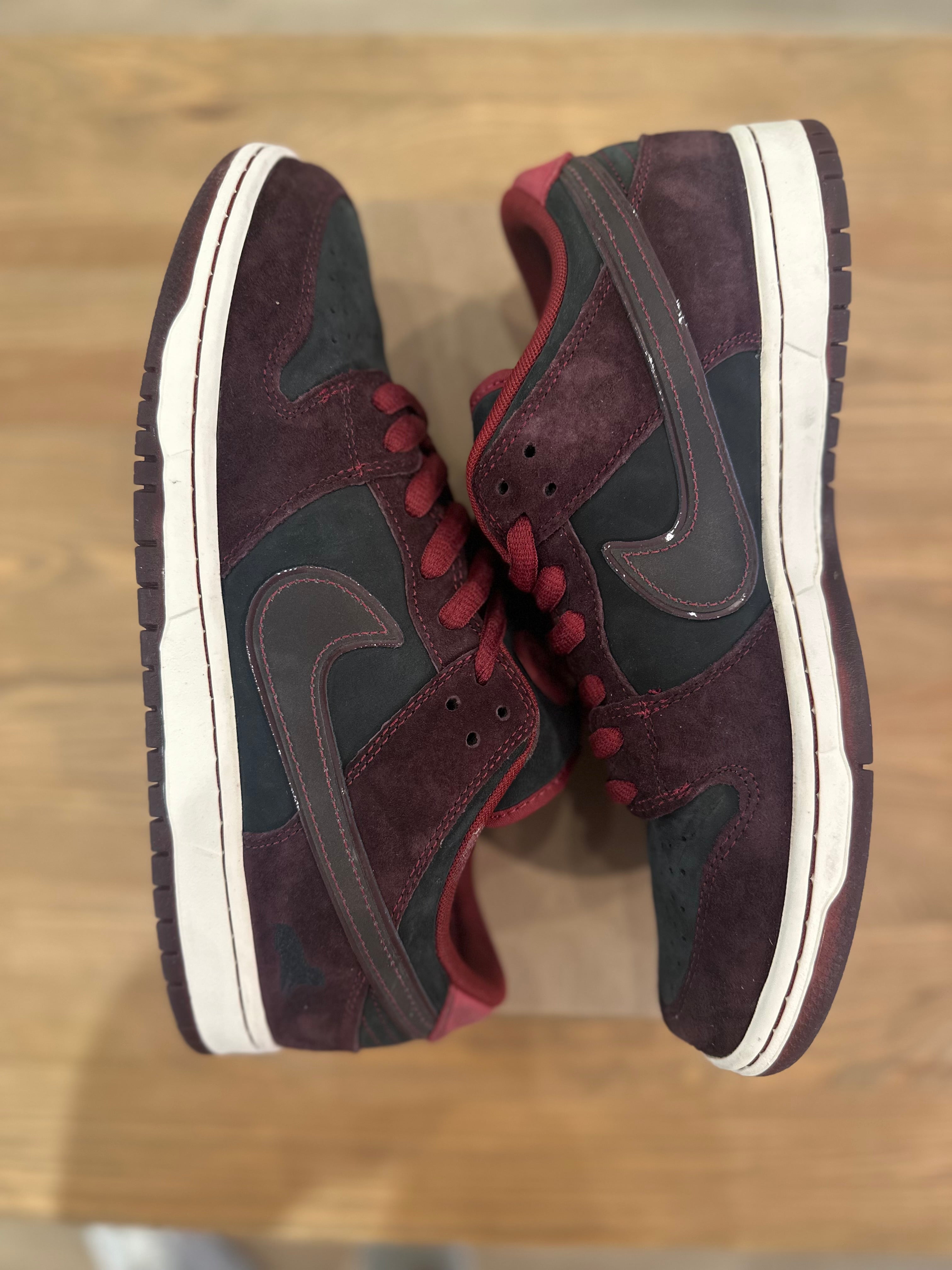 Nike sb dunk low riot skateshop ( taille 44,5 )