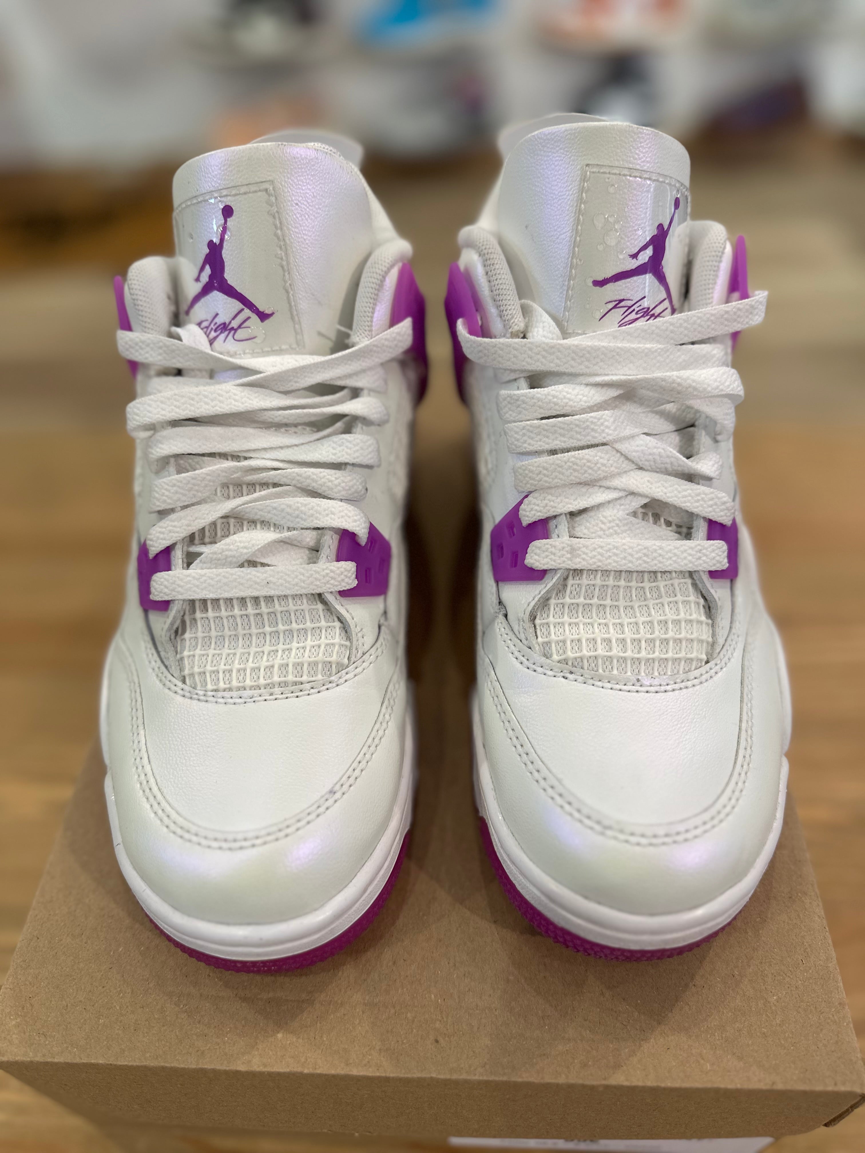 Nike Jordan 4 rétro hyper violet ( taille 38,5 )