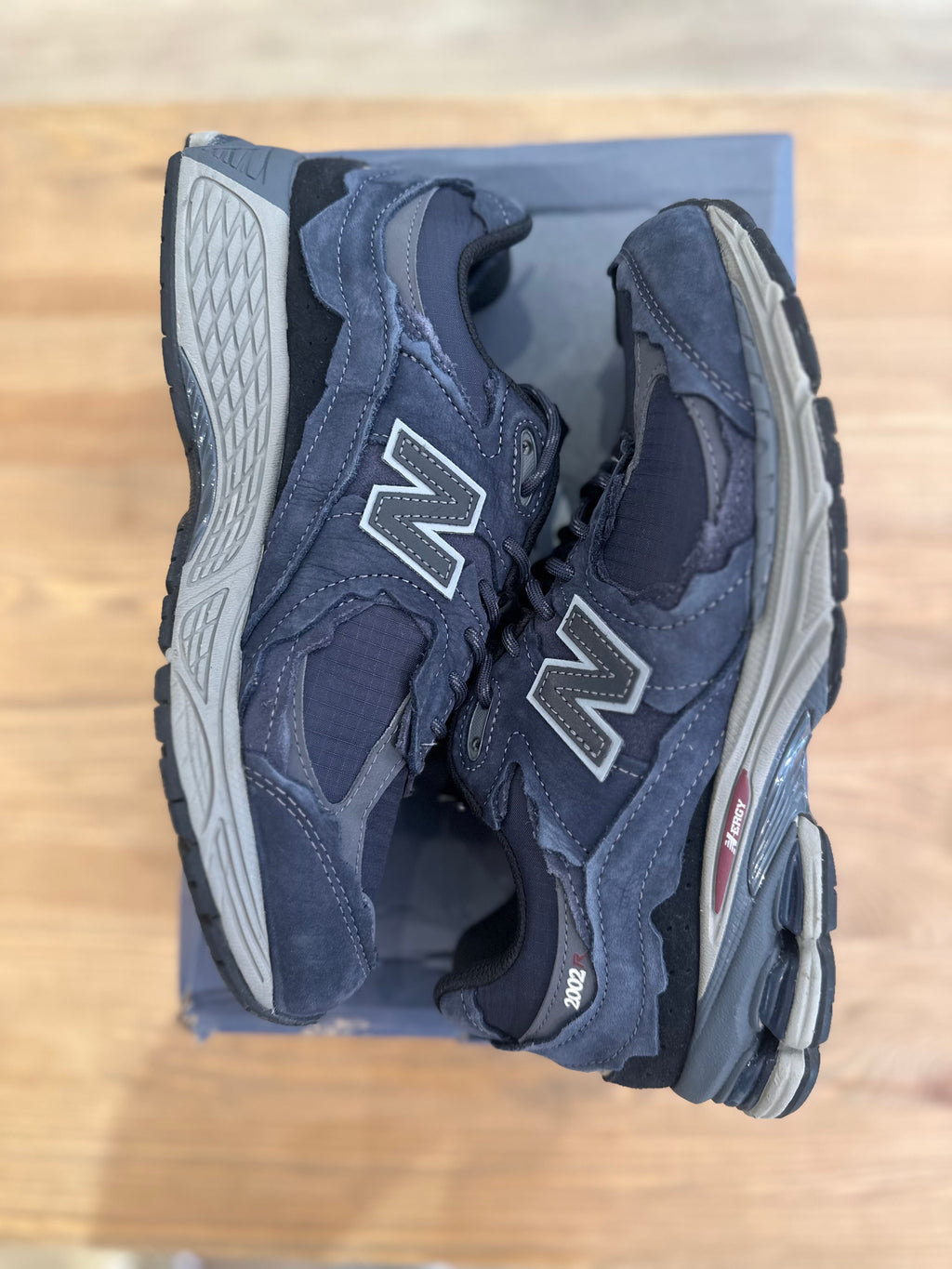 New balance 2002r protection pack éclipse ( taille 41,5 )