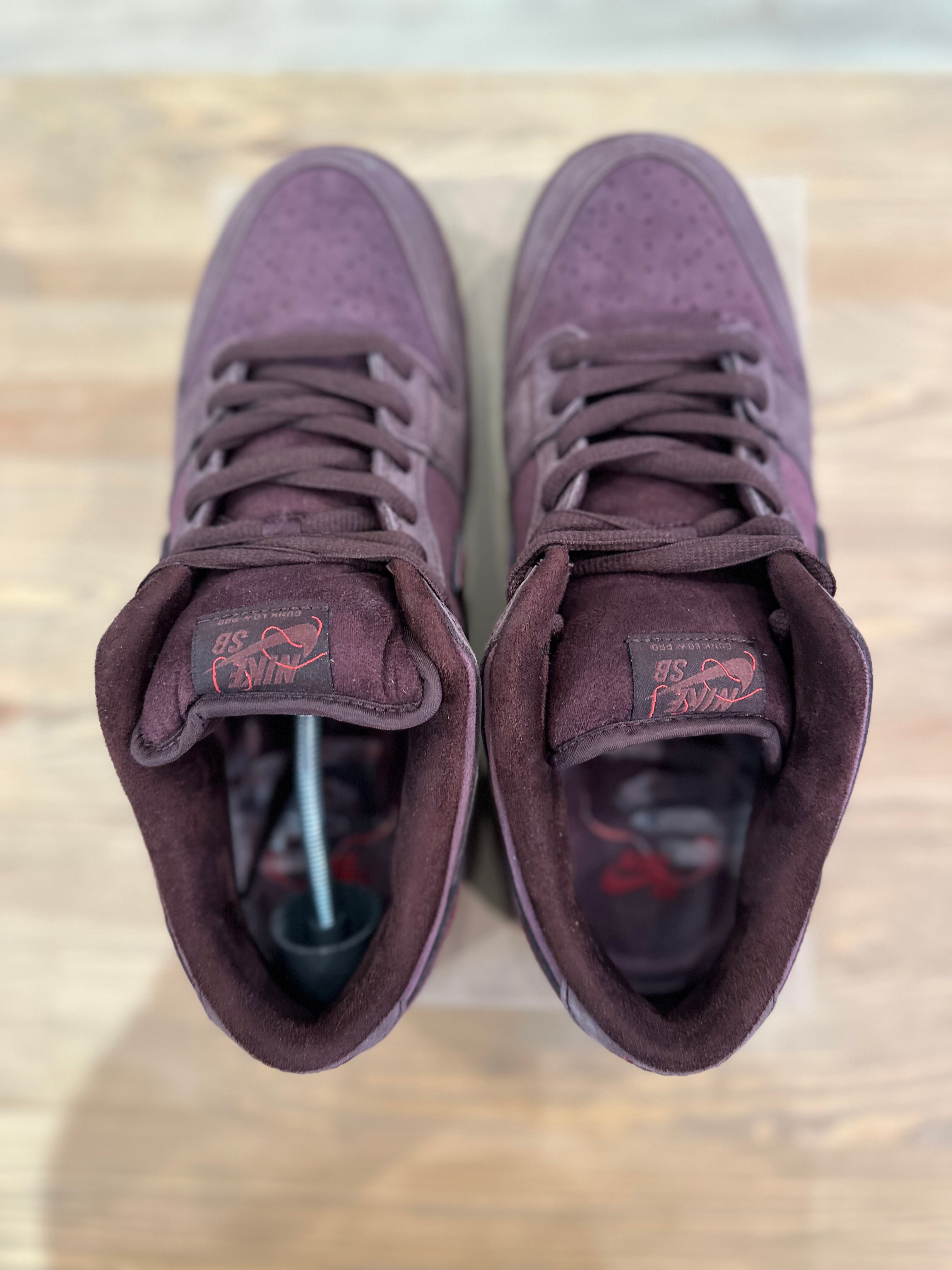 Nike sb dunk low burgundy ( taille 45 )