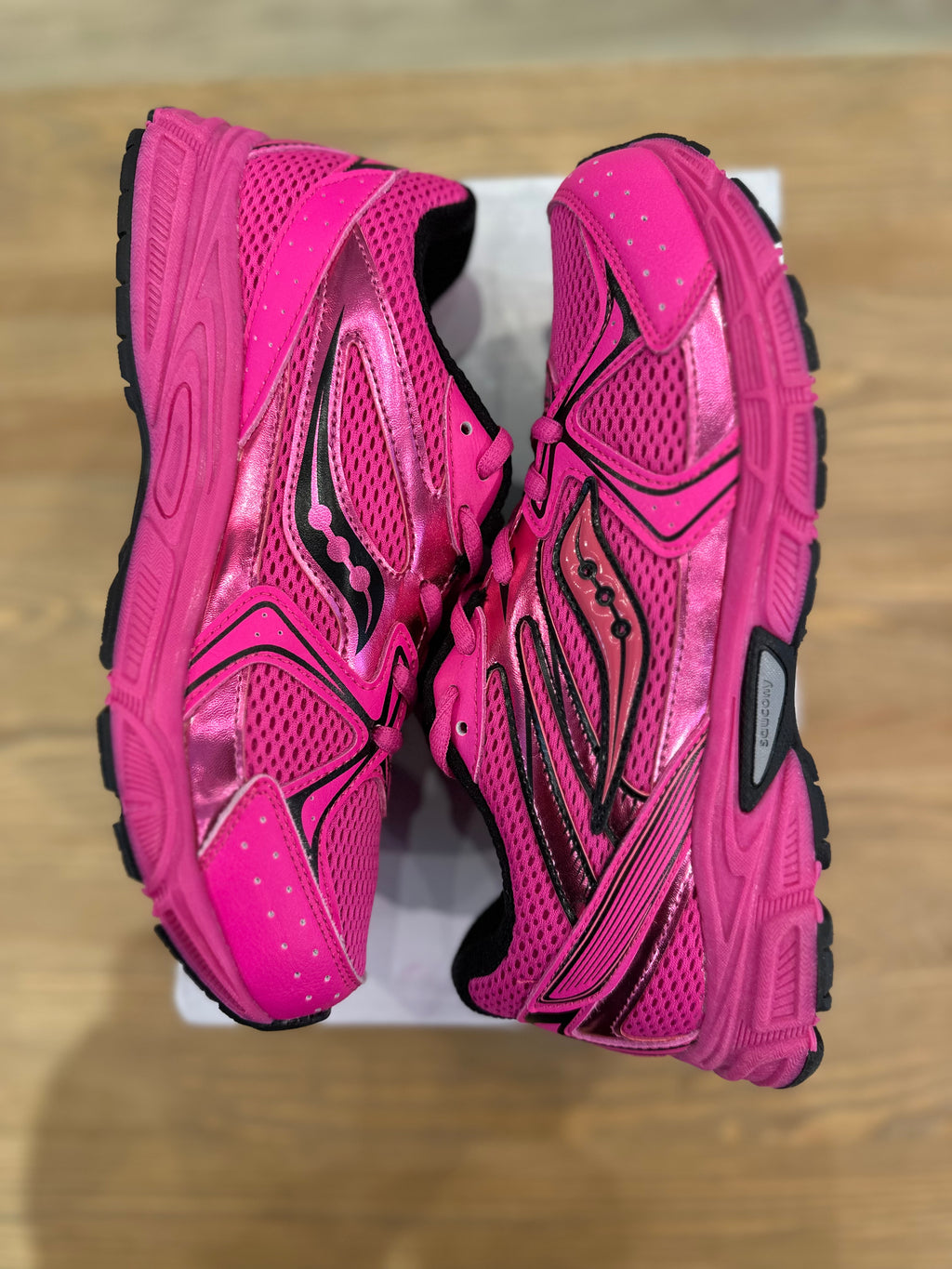 Saucony ride millenium pink fluo ( taille 39 )