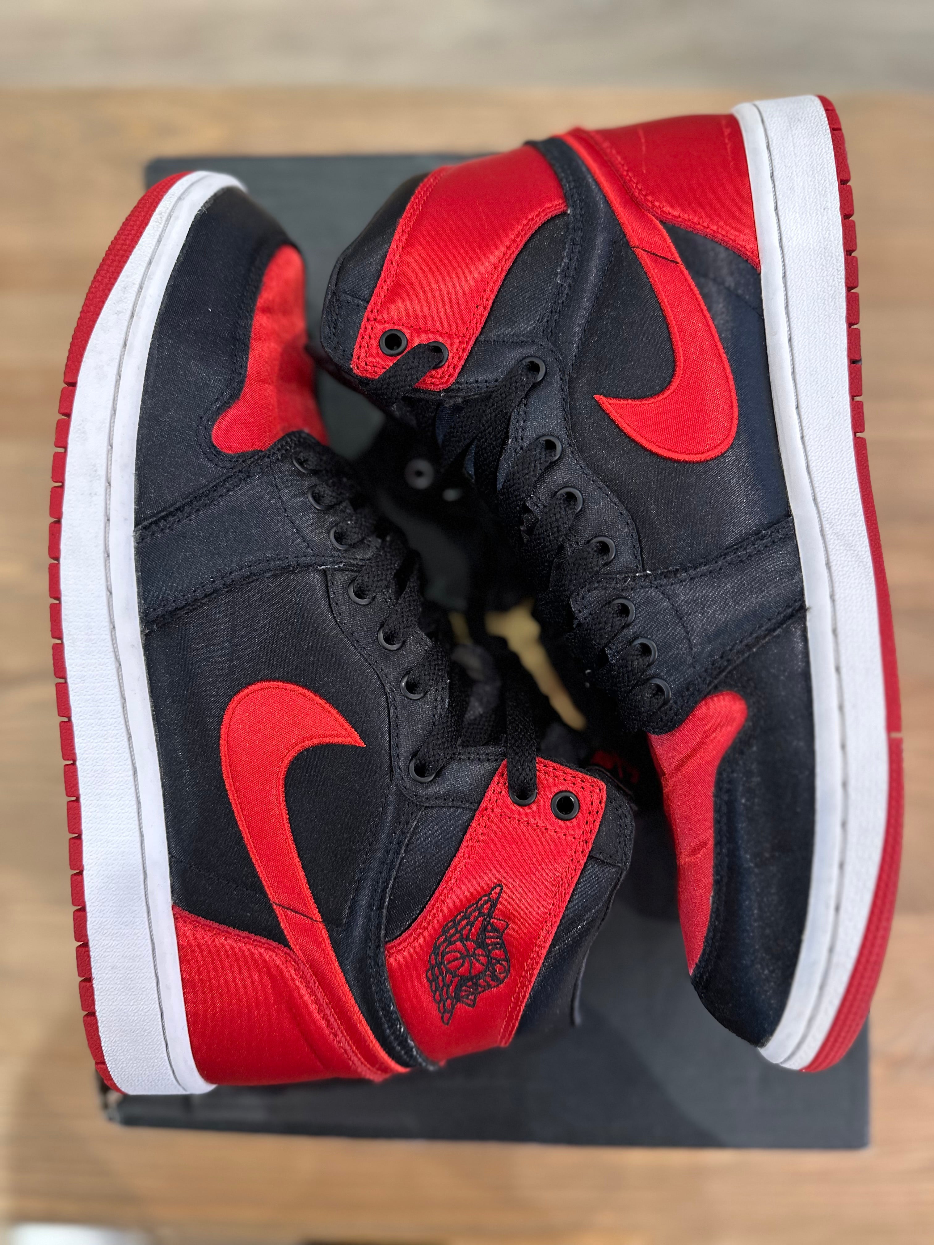 Nike Jordan 1 high satin bred ( taille 44 )