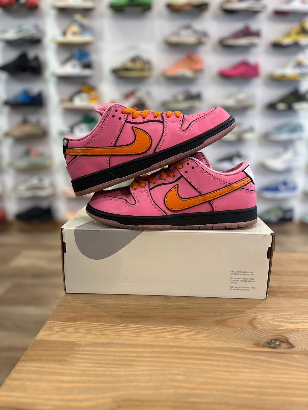 Nike sb dunk low powerpuff pink ( taille 42 )