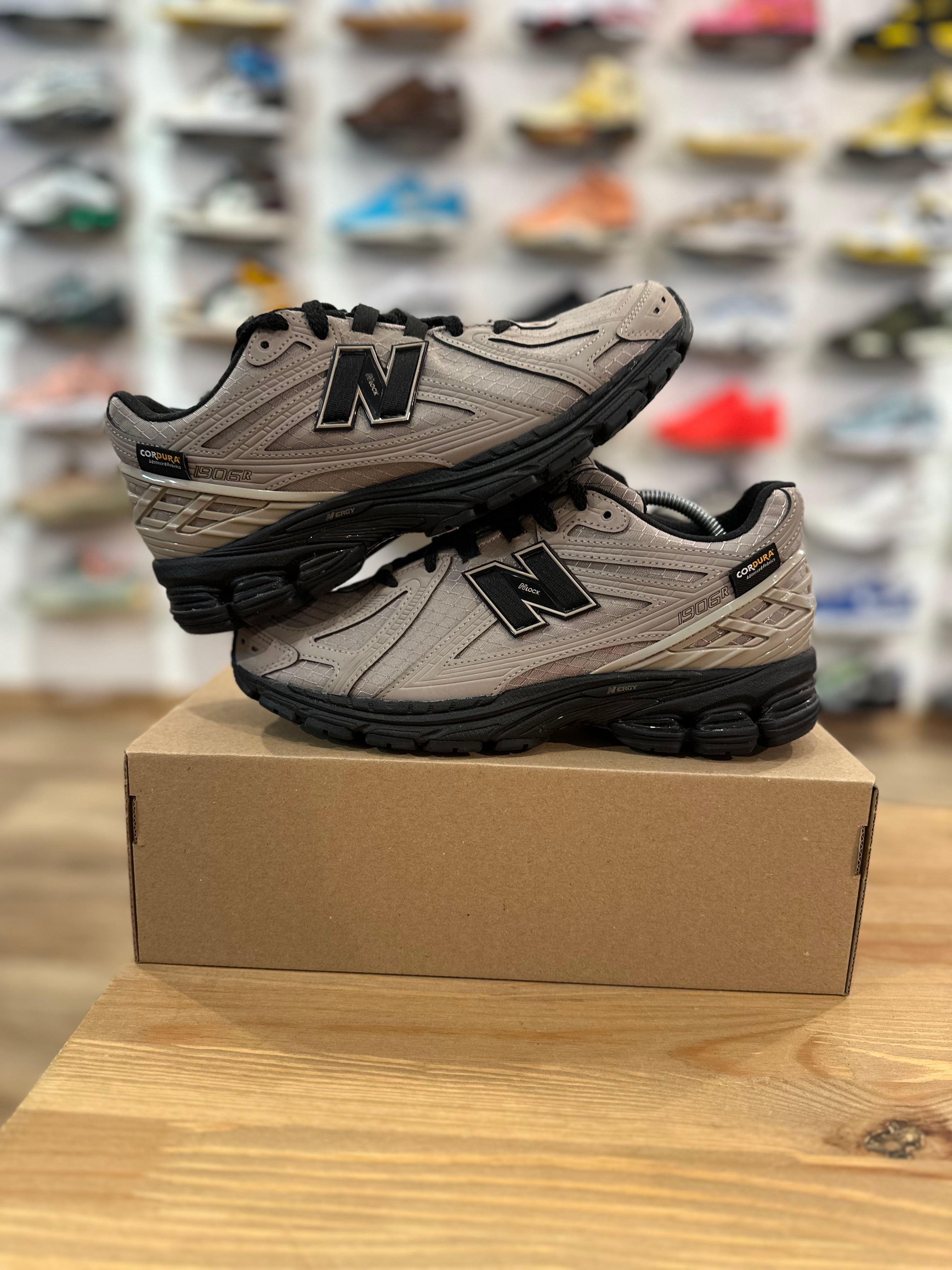 New balance 1906r light mushroom dark ( taille 39,5 )