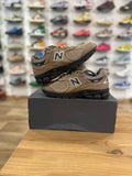 New balance 2002r driftwood ( taille 40 )
