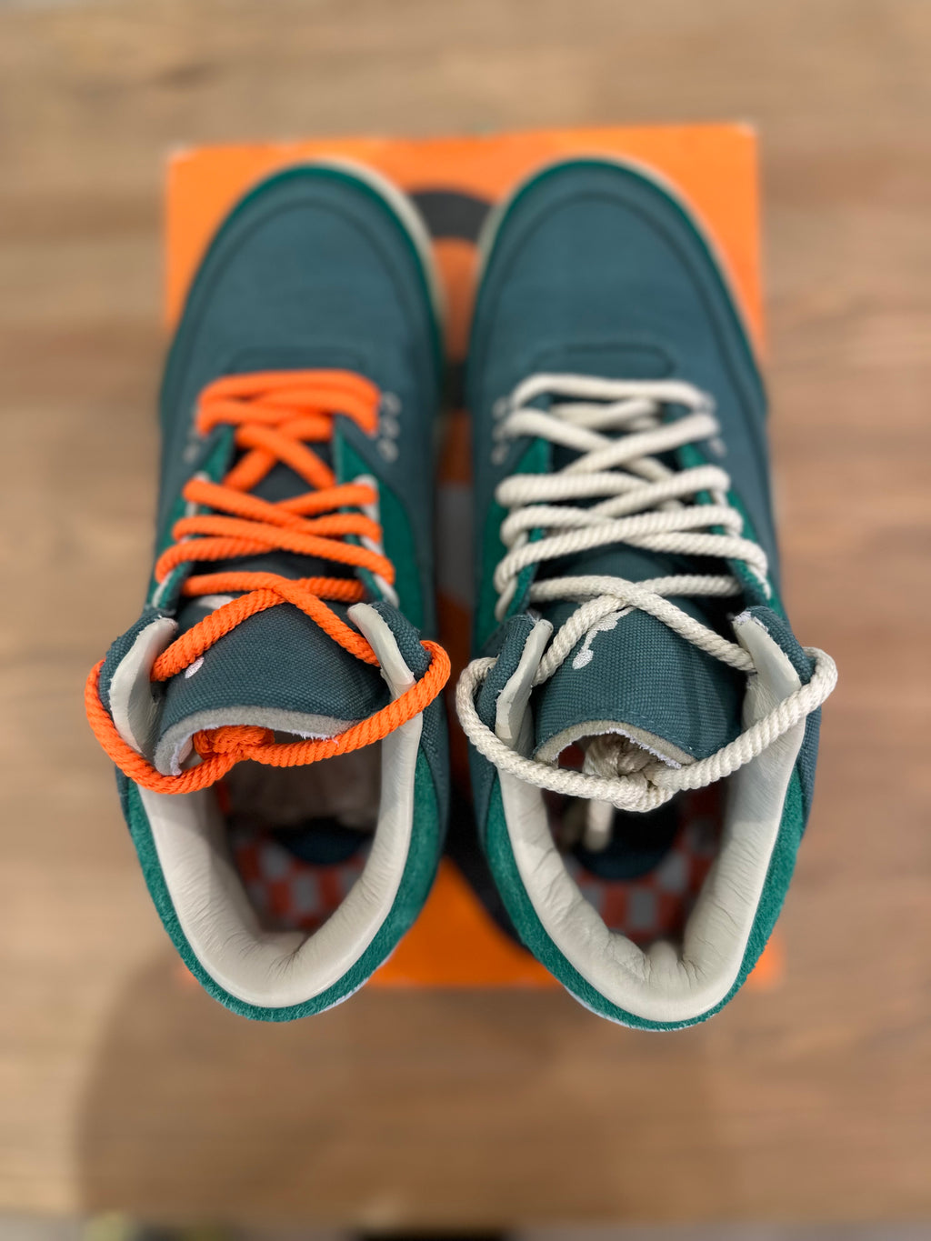 Nike Jordan 3 rétro Nina Chanel ( taille 37,5 )