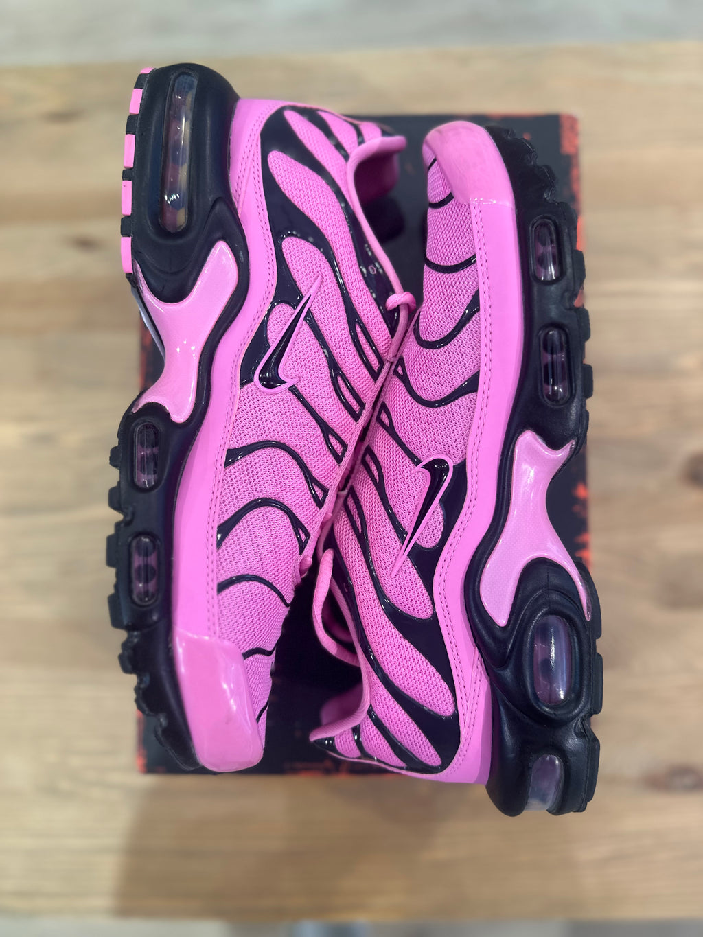 Nike air Max plus black pink ( taille 44 )
