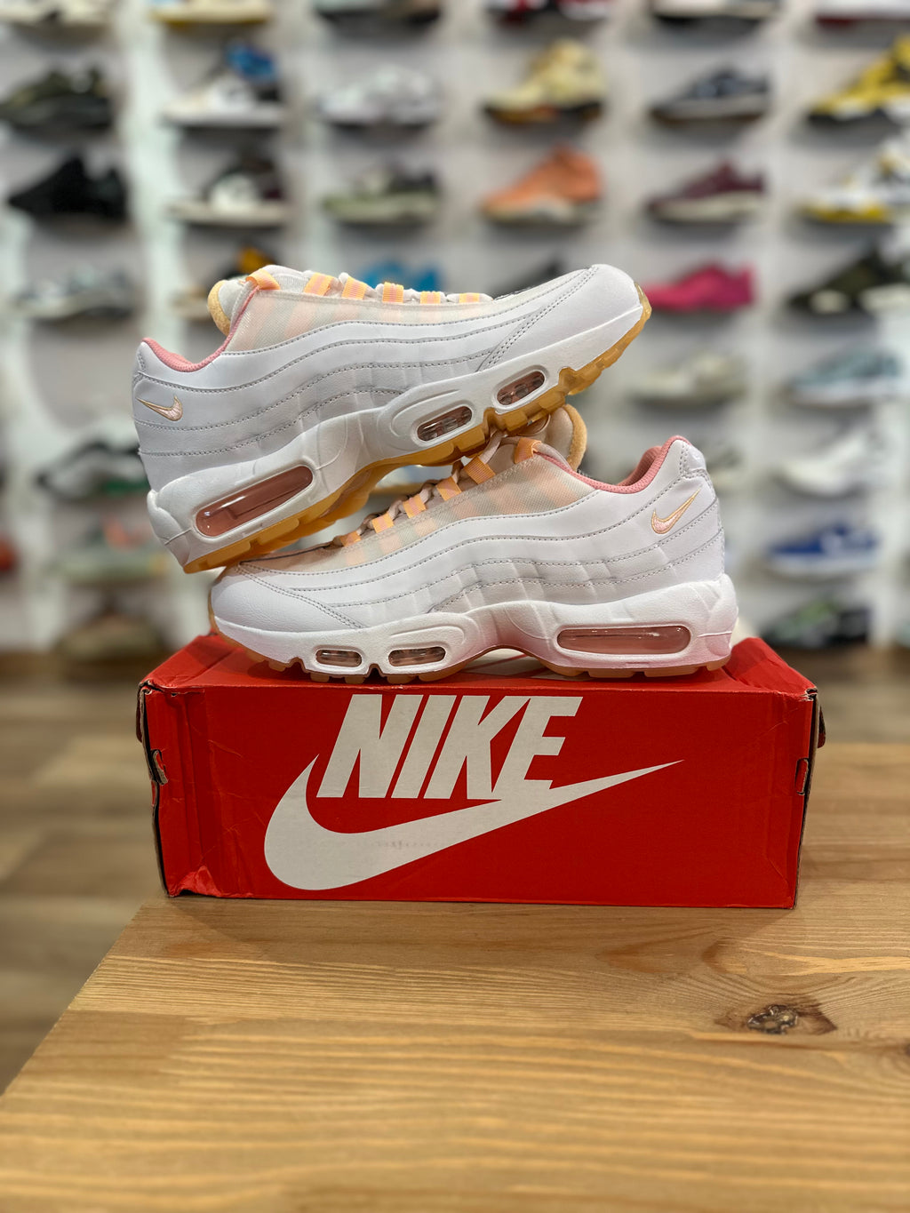 Nike air Max 95 melon tint ( taille 42,5 )