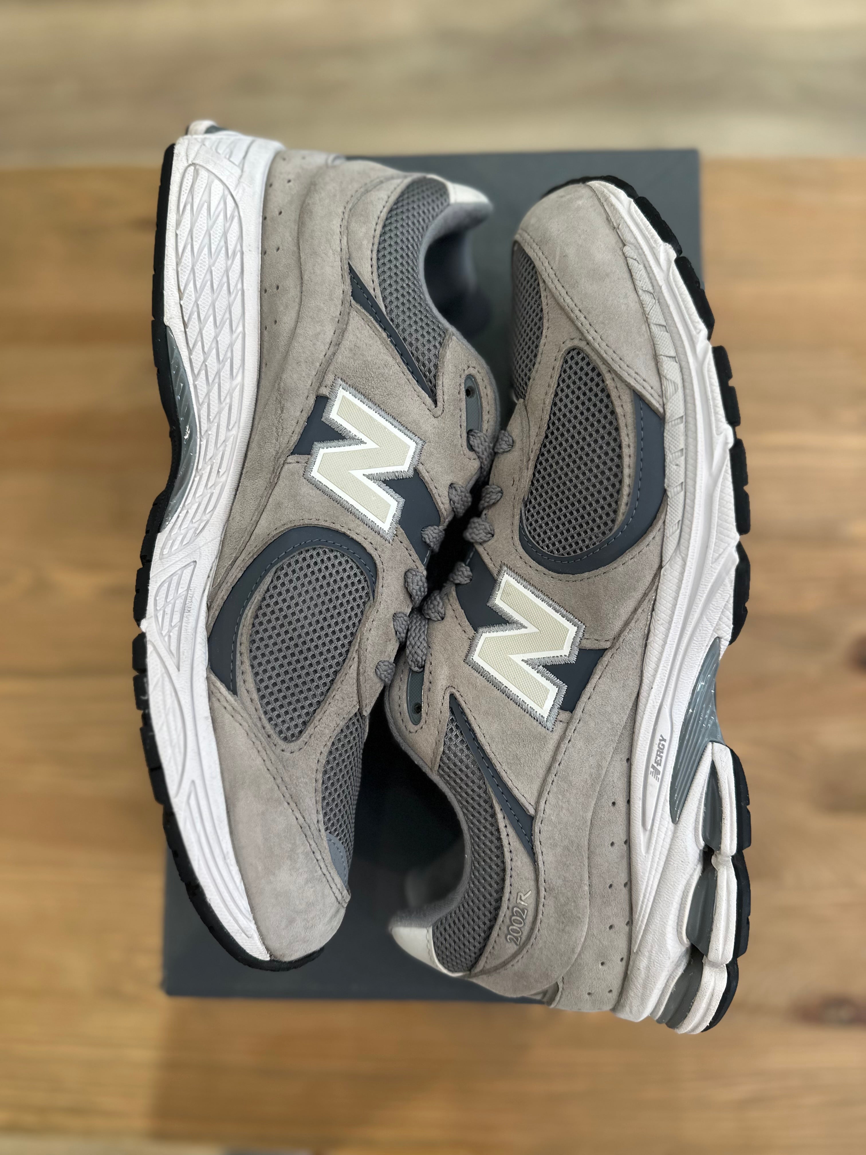 New balance 2002r Steel lead ( taille 46,5 )