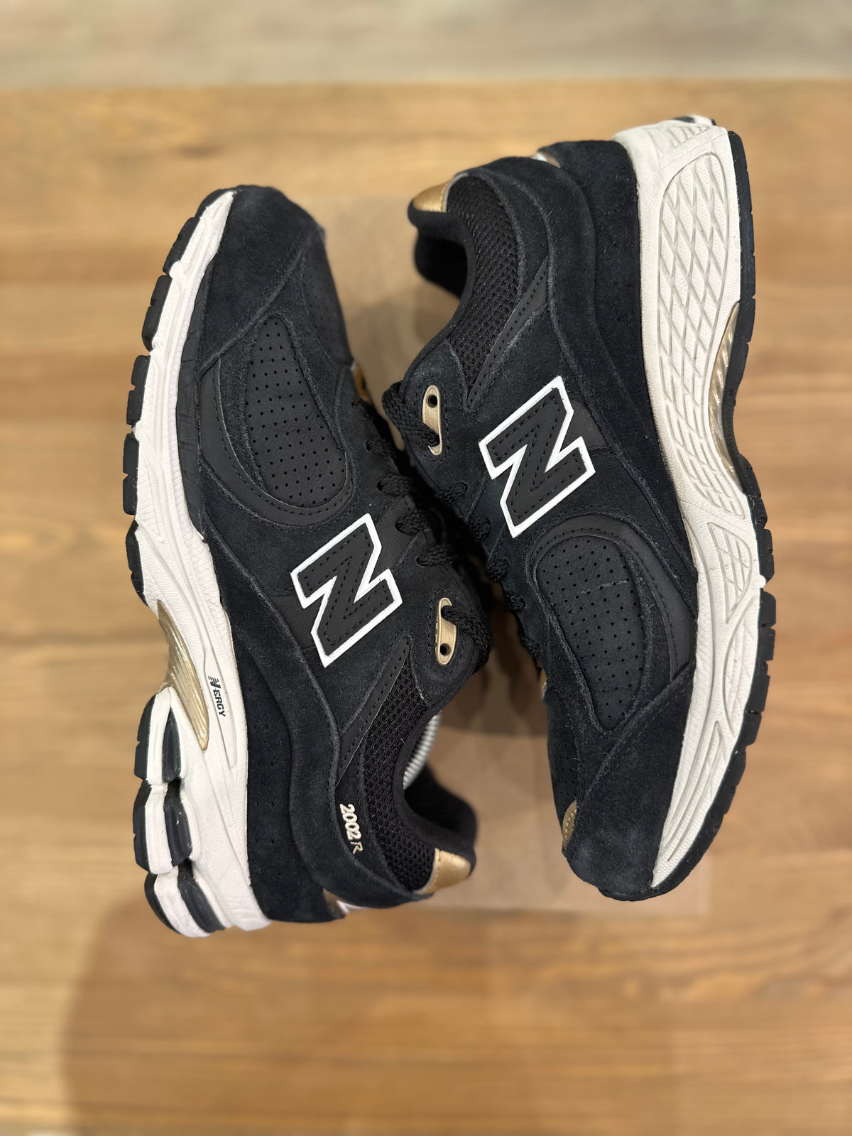 New balance 2002r foot locker 50th ( taille 41,5 )
