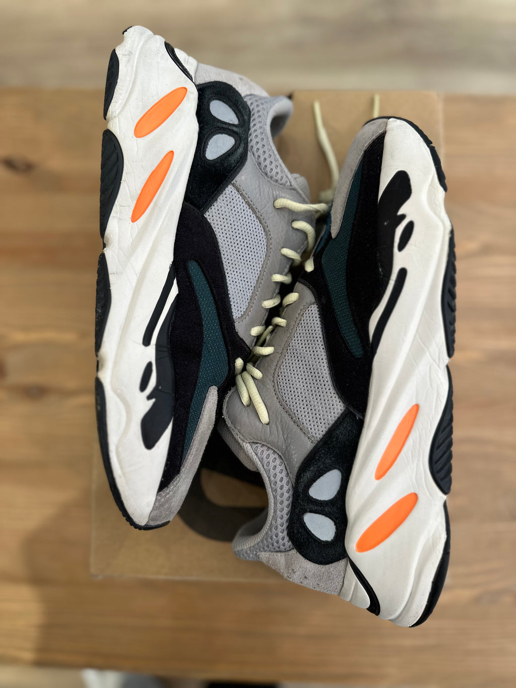 Adidas Yeezy 700 wave runner ( taille 44 2/3 )