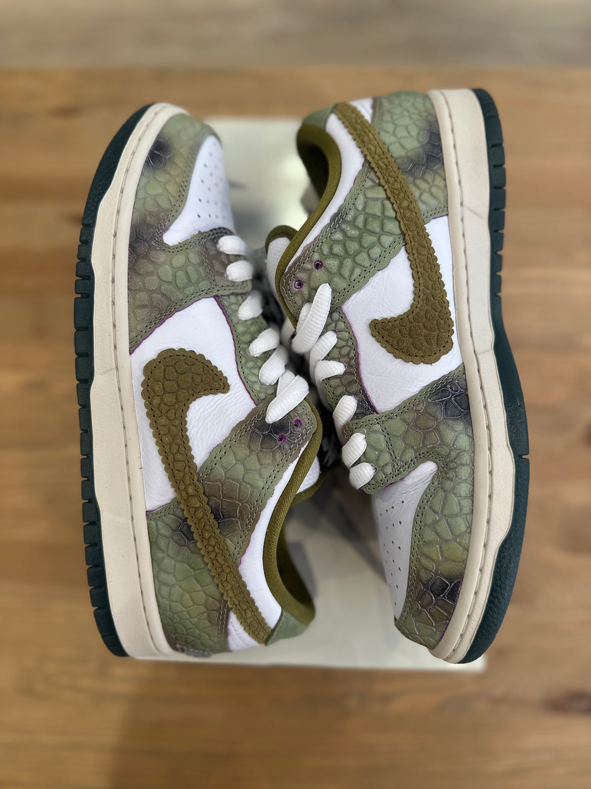 Nike sb dunk low Alexis sablone chameleon ( taille 42,5 )